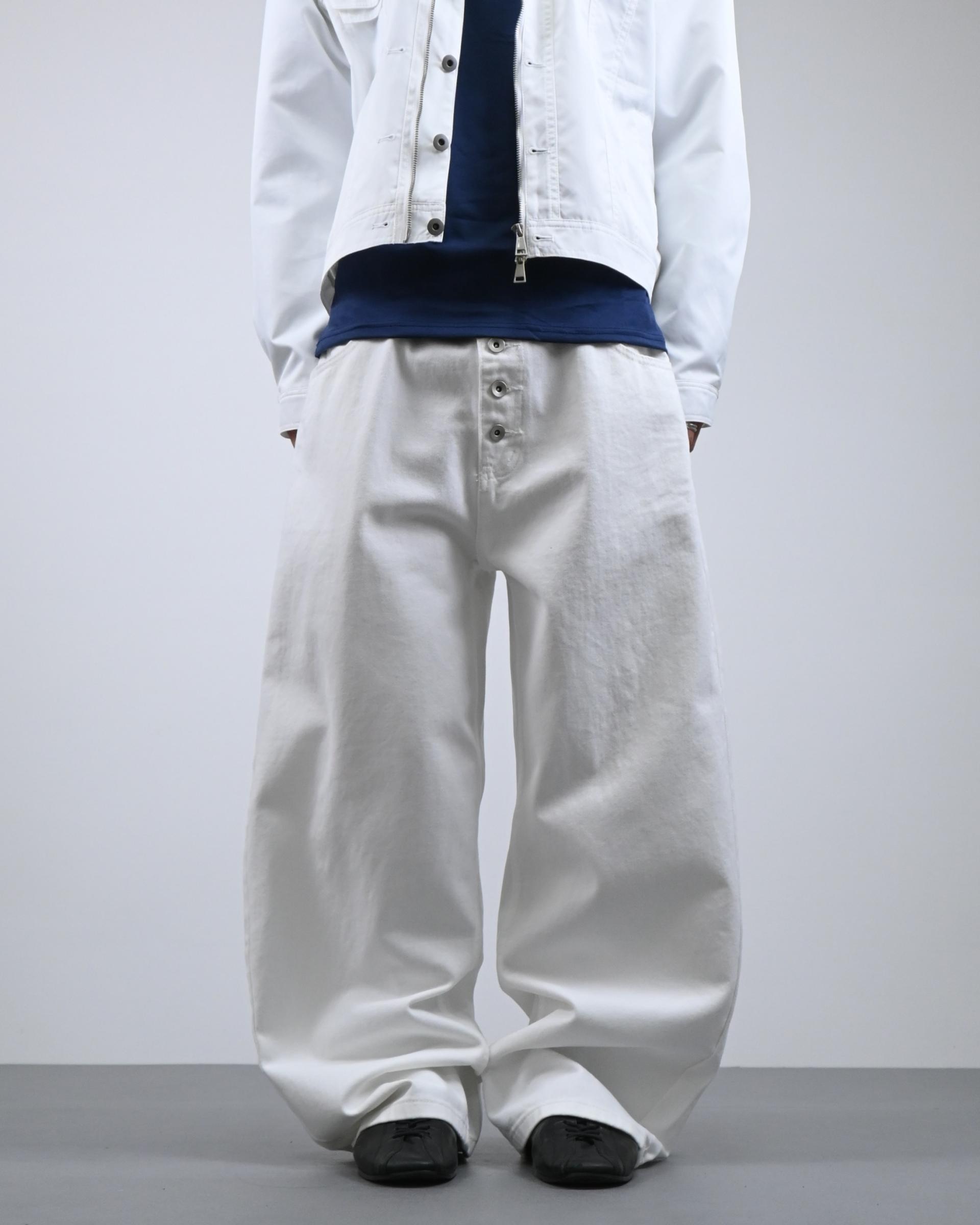 button curved cotton trousers