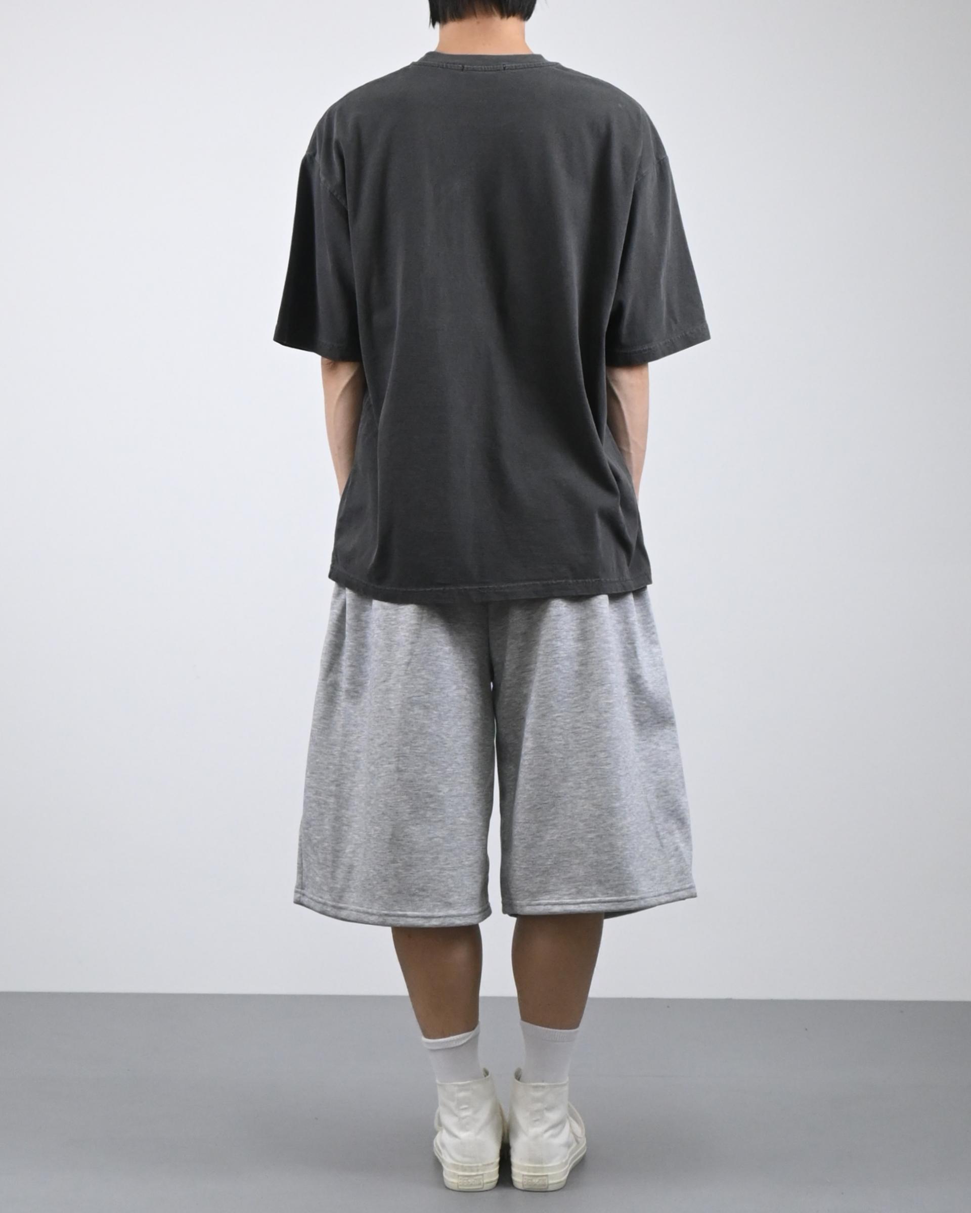 two tuck bermuda sweatpants