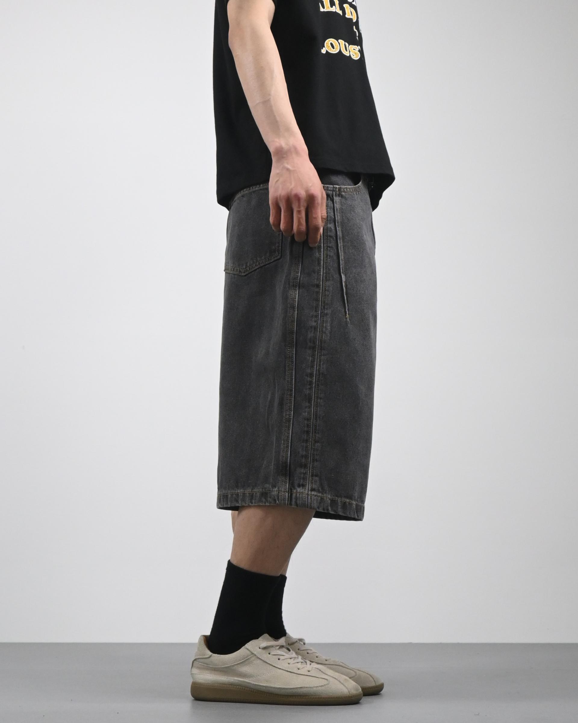 charcoal side line bermuda denim pants