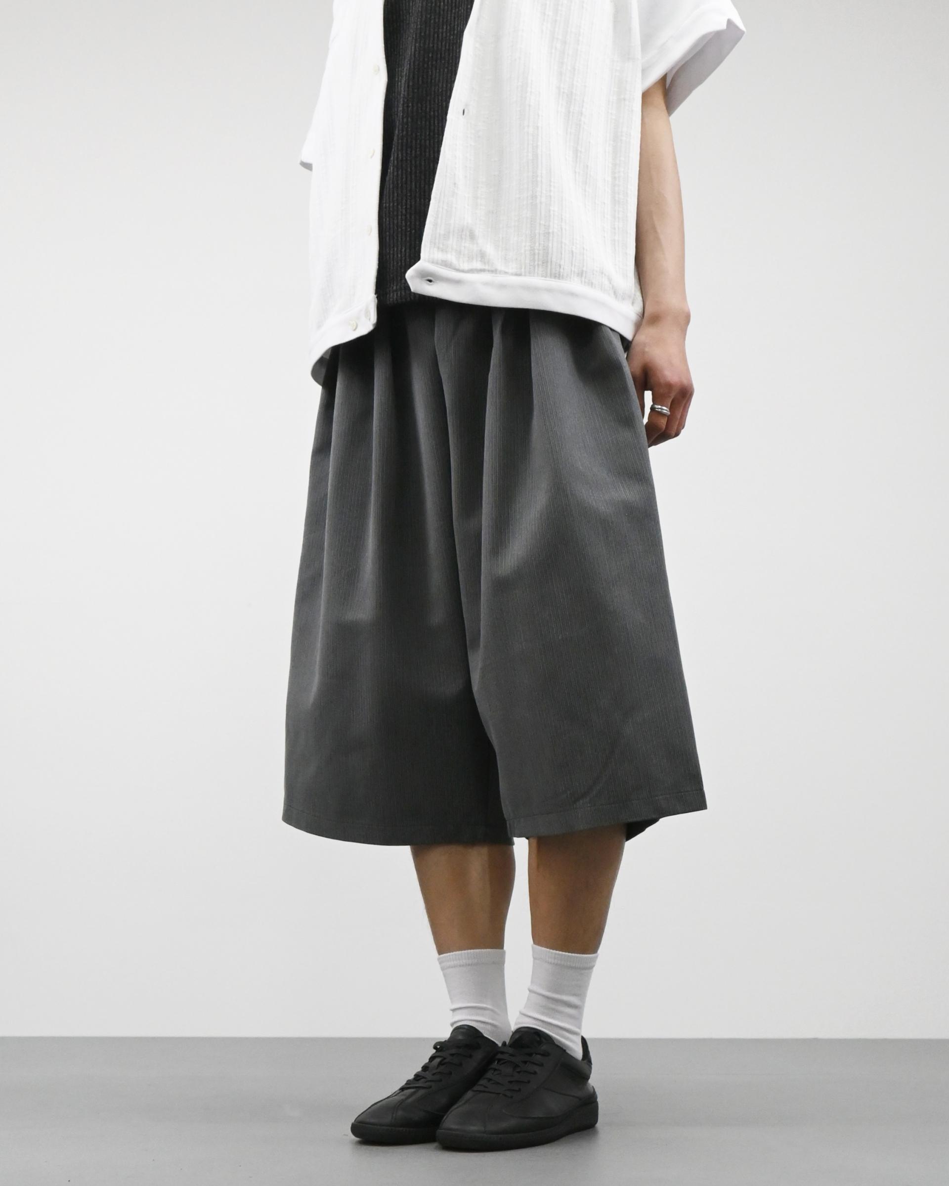 three tuck stripe bermuda slacks