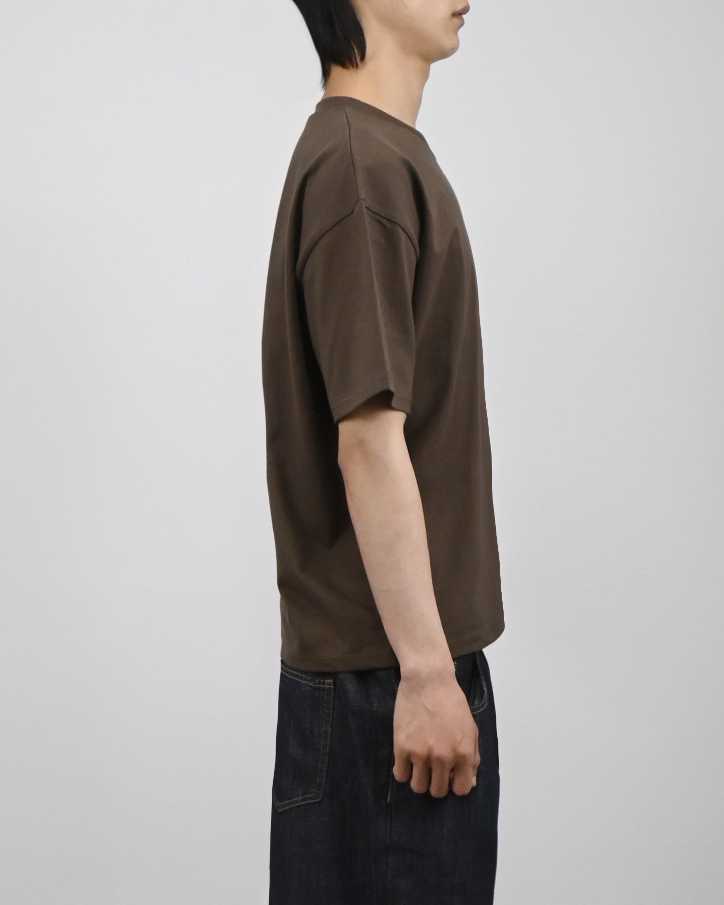 sturdy crop half-t-shirt