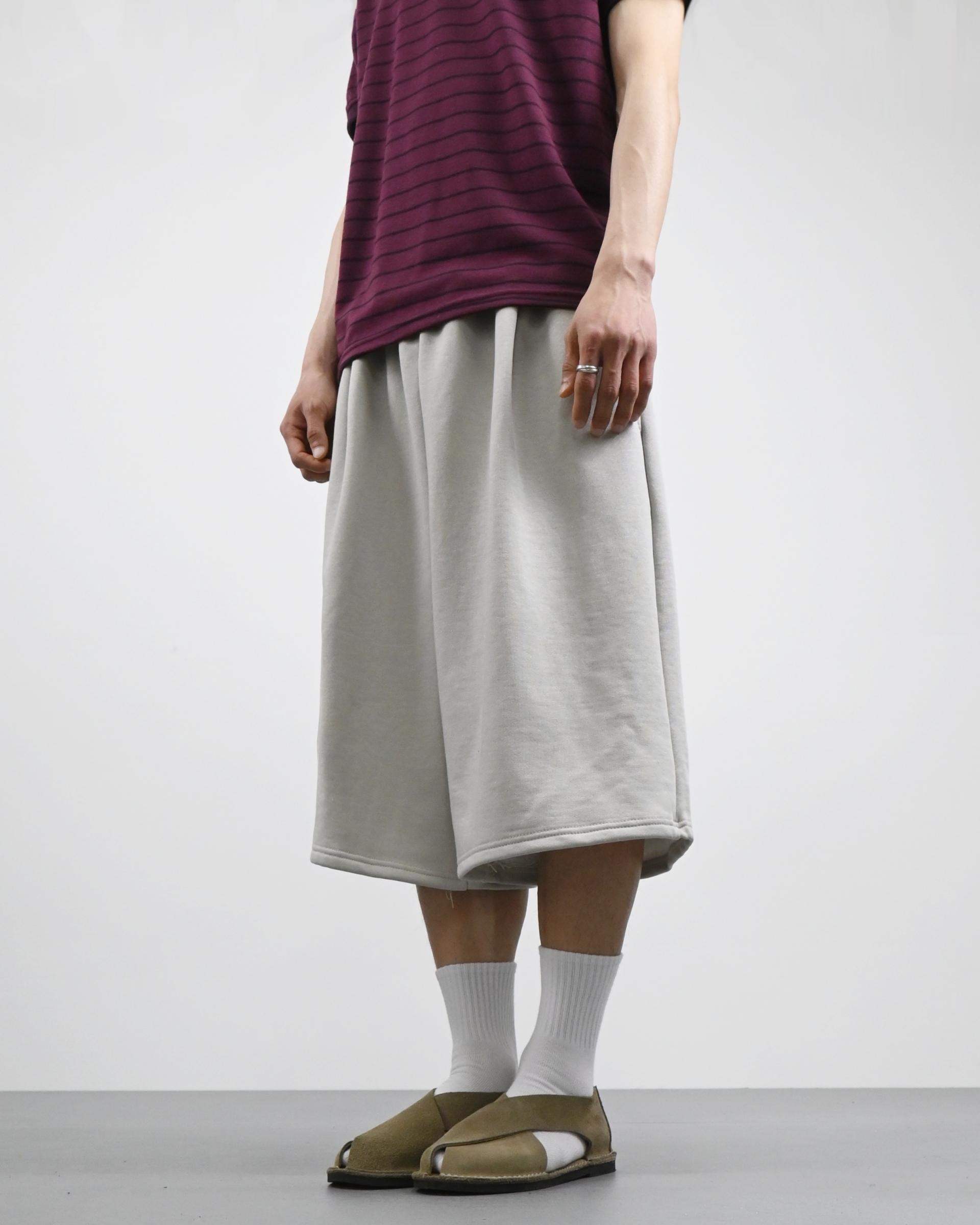 one tuck pigment bermuda sweatpants