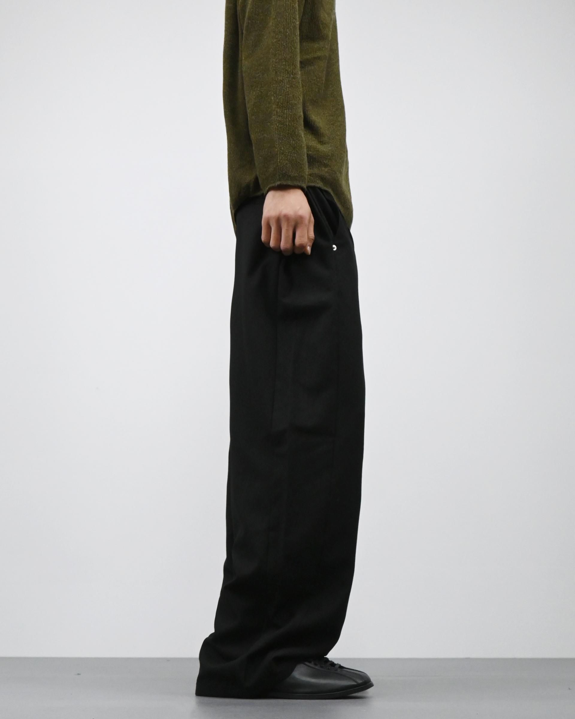 rivet side tuck slacks