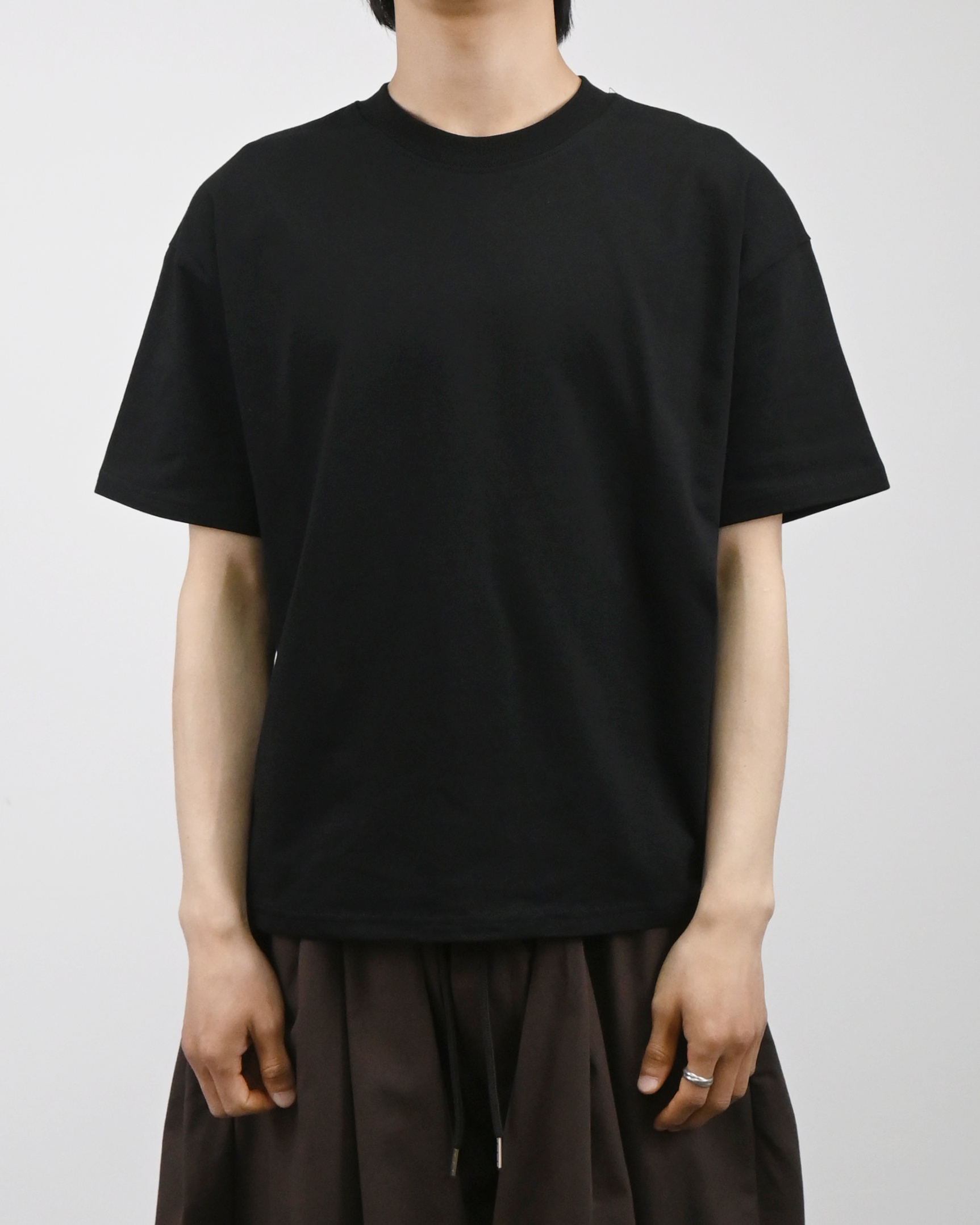 sturdy crop half-t-shirt