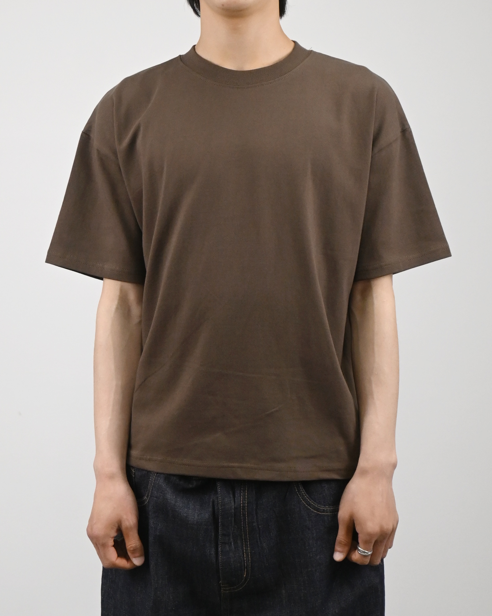 sturdy crop half-t-shirt