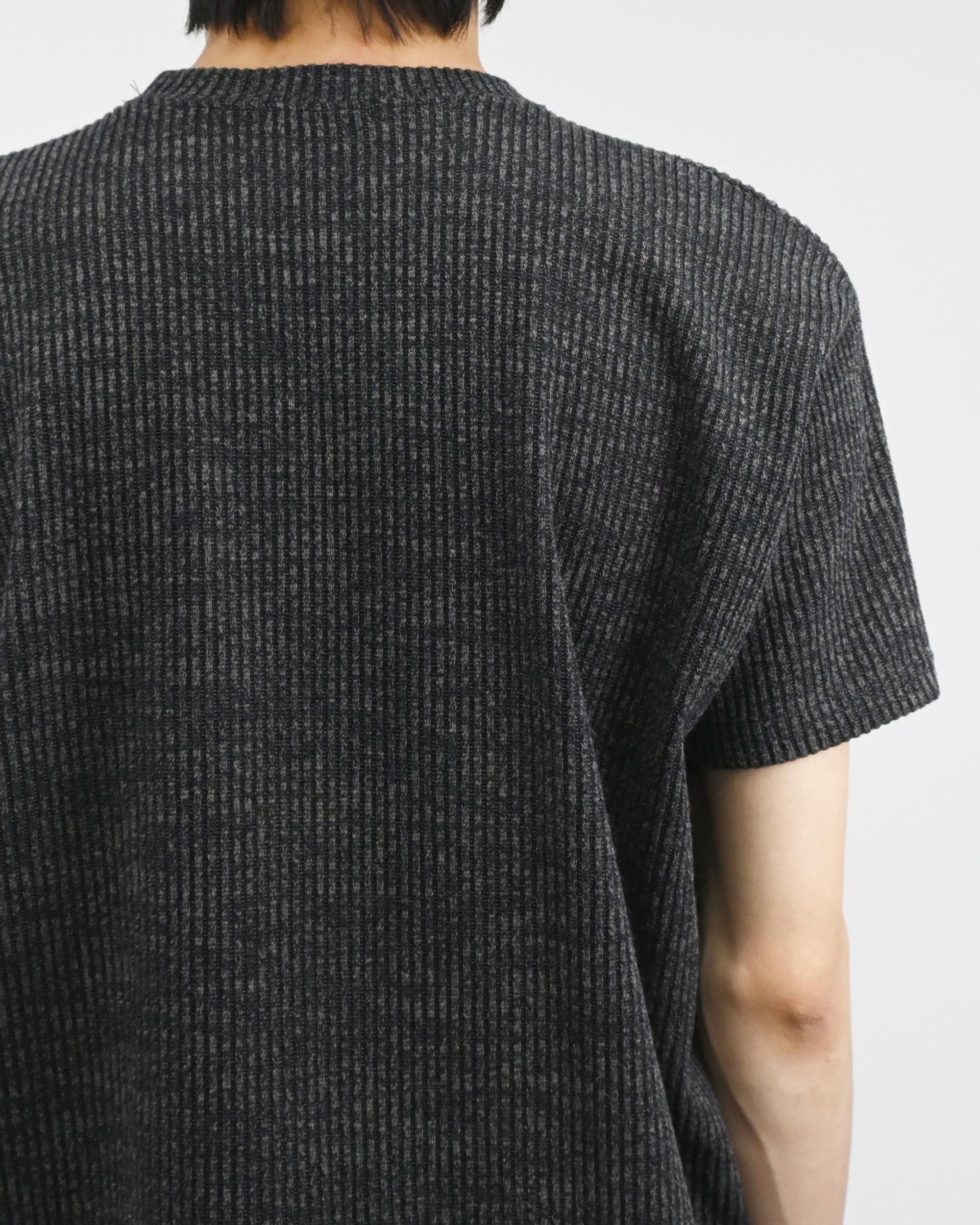 two tone ribbed half-t-shirt