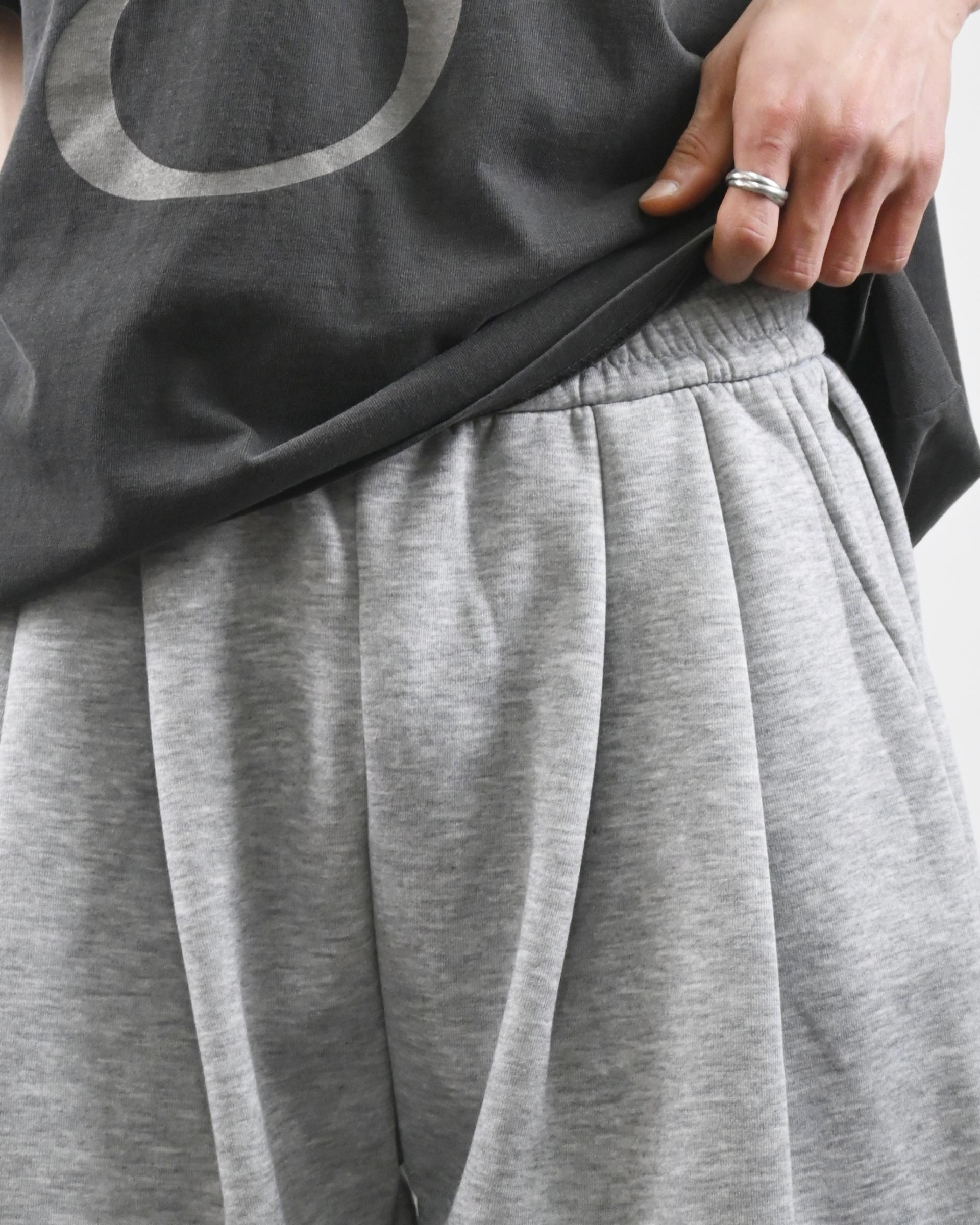 two tuck bermuda sweatpants
