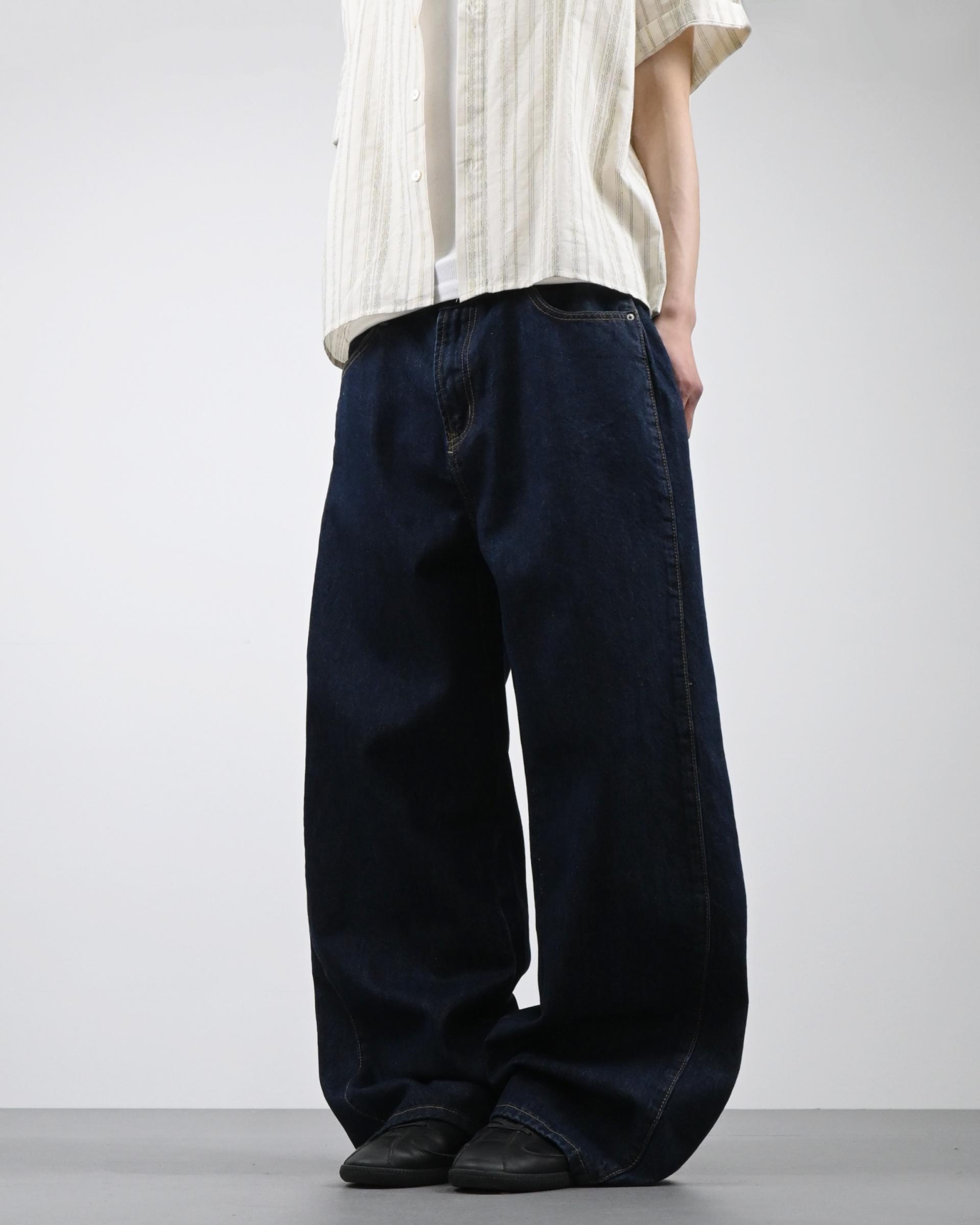 side slit curved denim pants