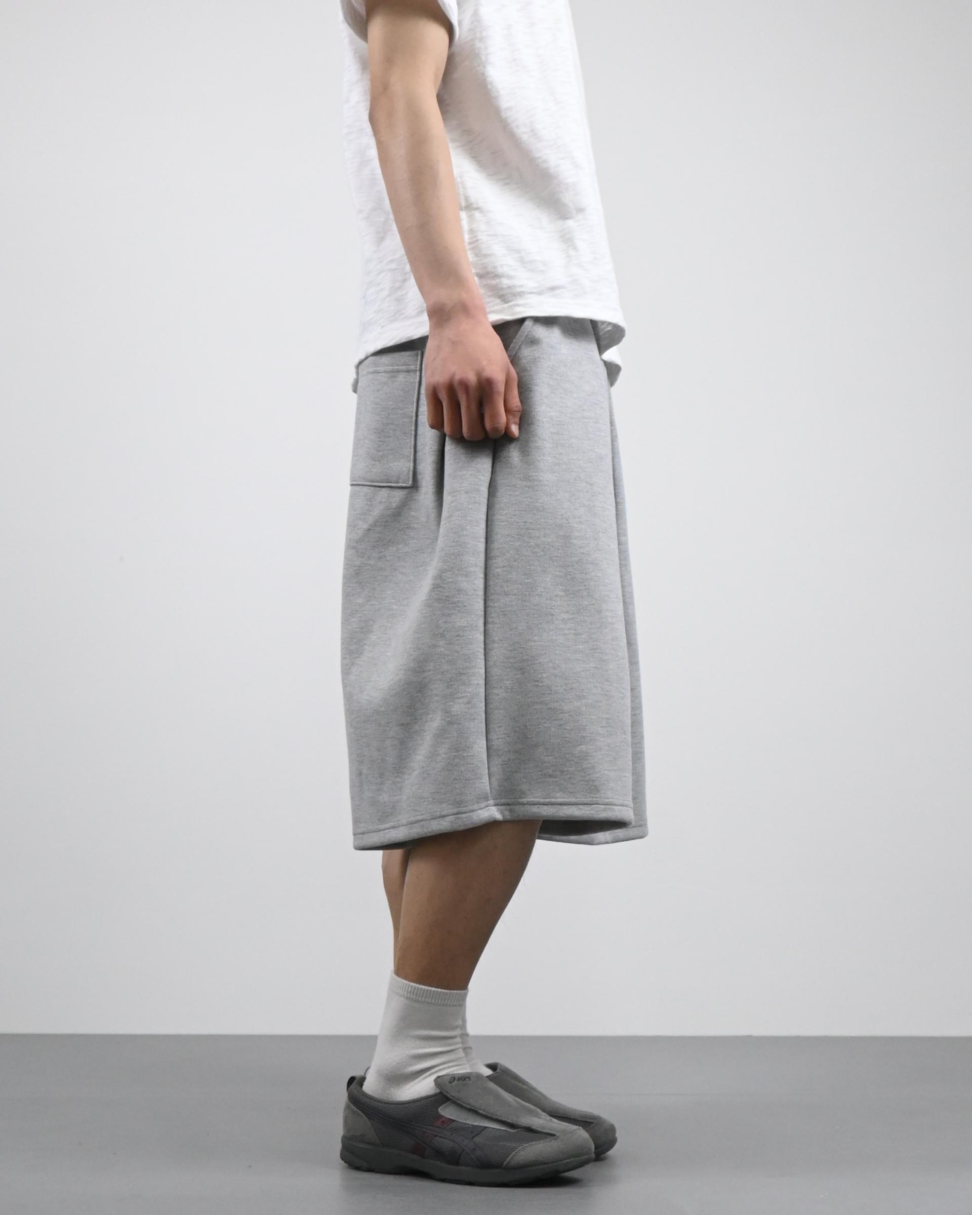 carp pin tuck bermuda sweatpants