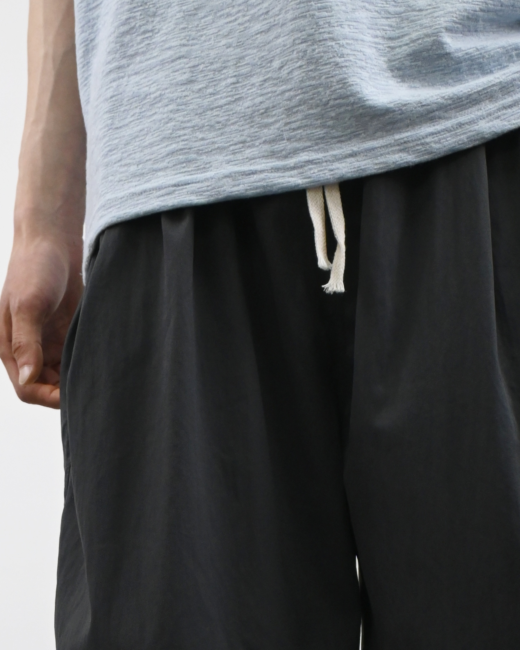 one tuck pigment bermuda sweatpants 복제