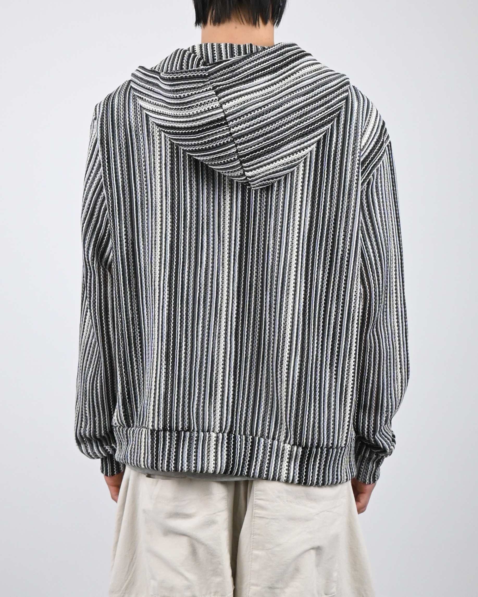 stripe punching hood zip-up