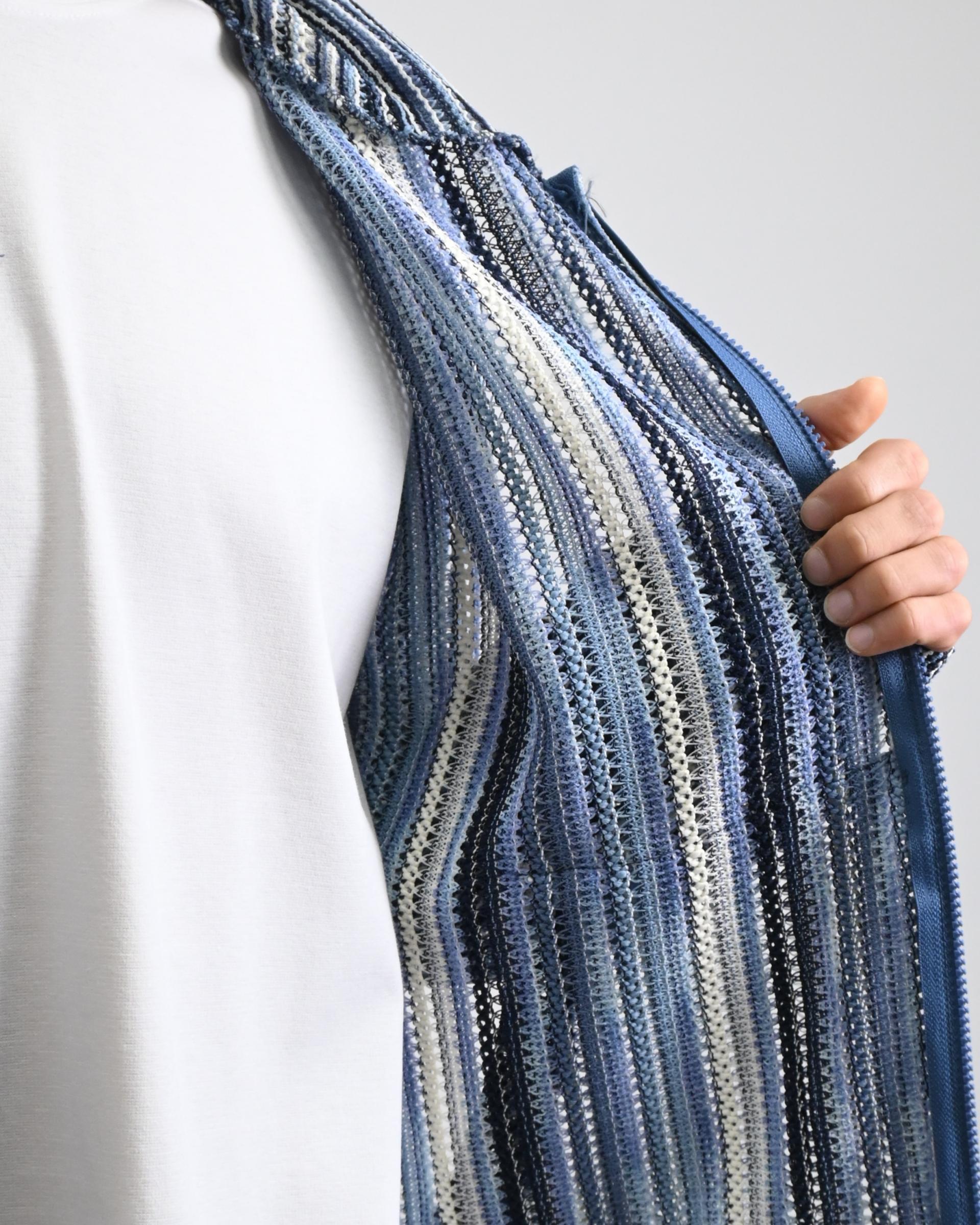 stripe punching hood zip-up