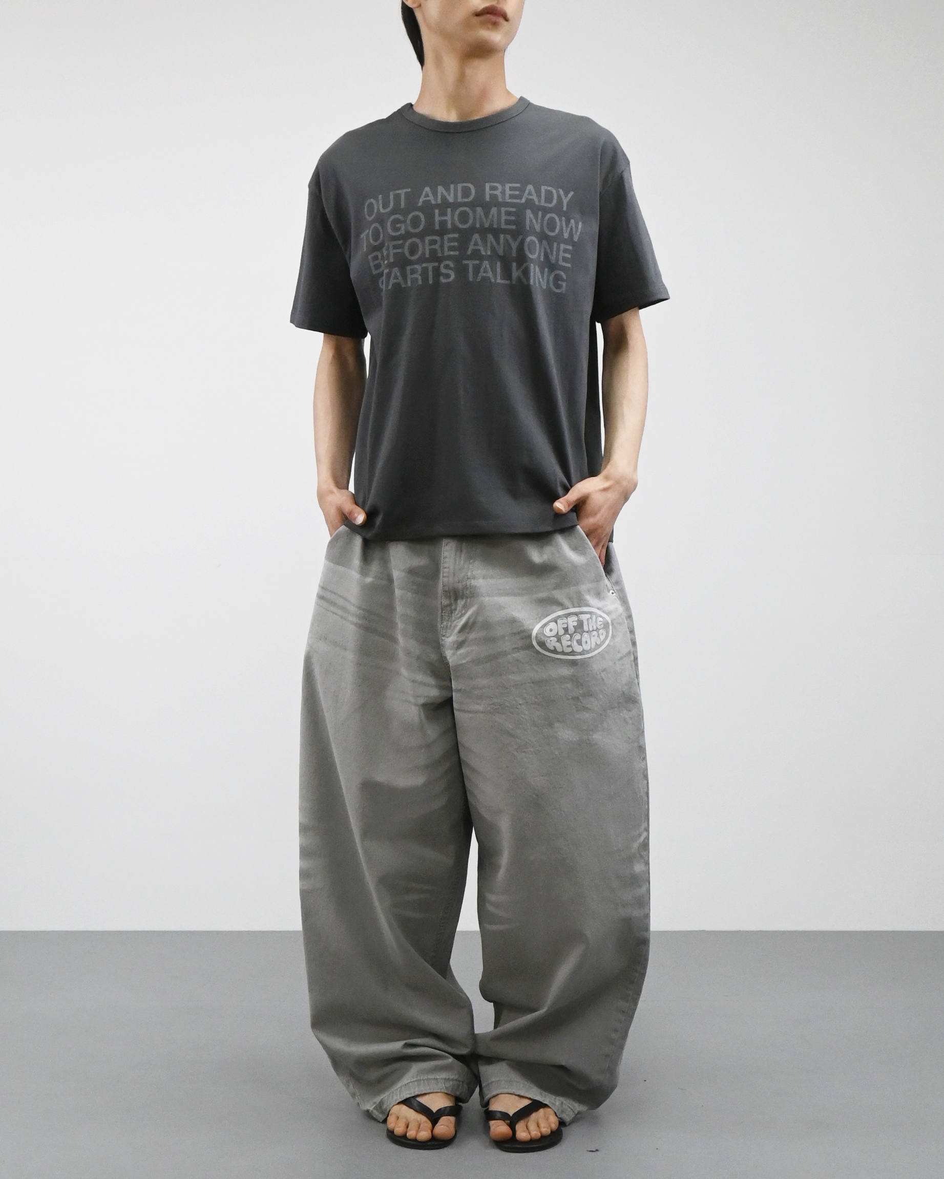 blur lettering half t-shirt