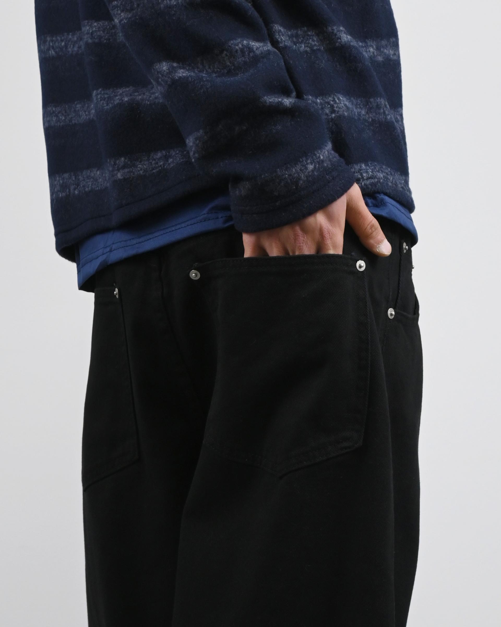 button curved cotton trousers