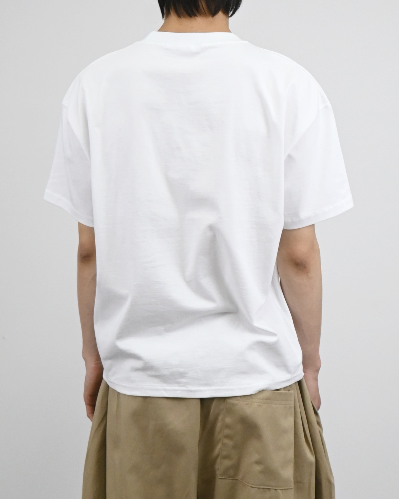sturdy crop half-t-shirt