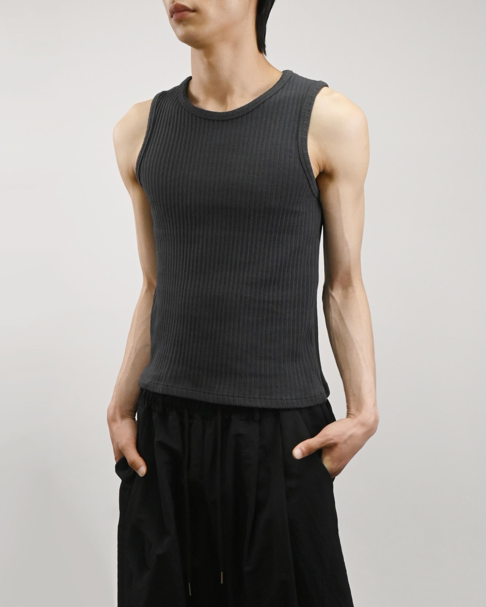 back incision ribbed vest