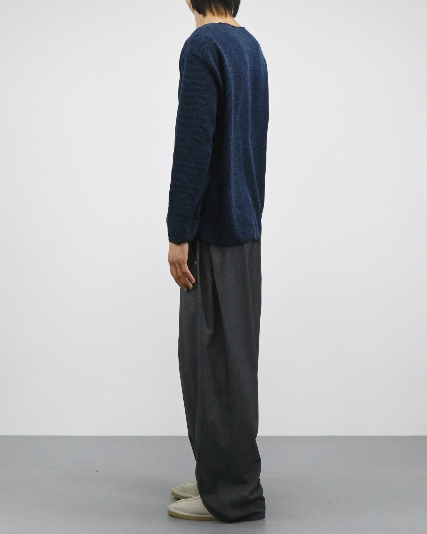 rivet side tuck slacks