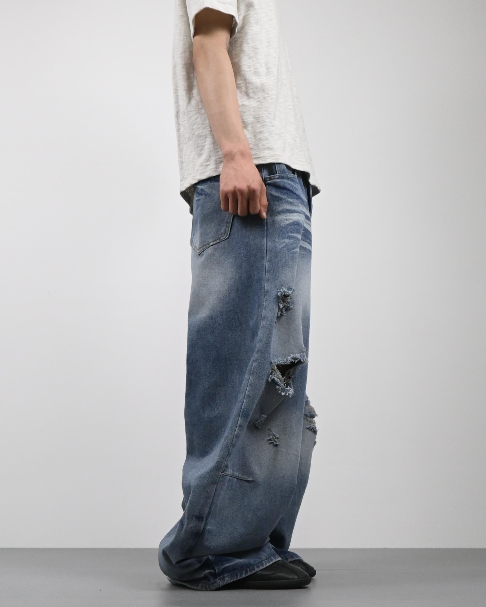 cat washing damage denim pants