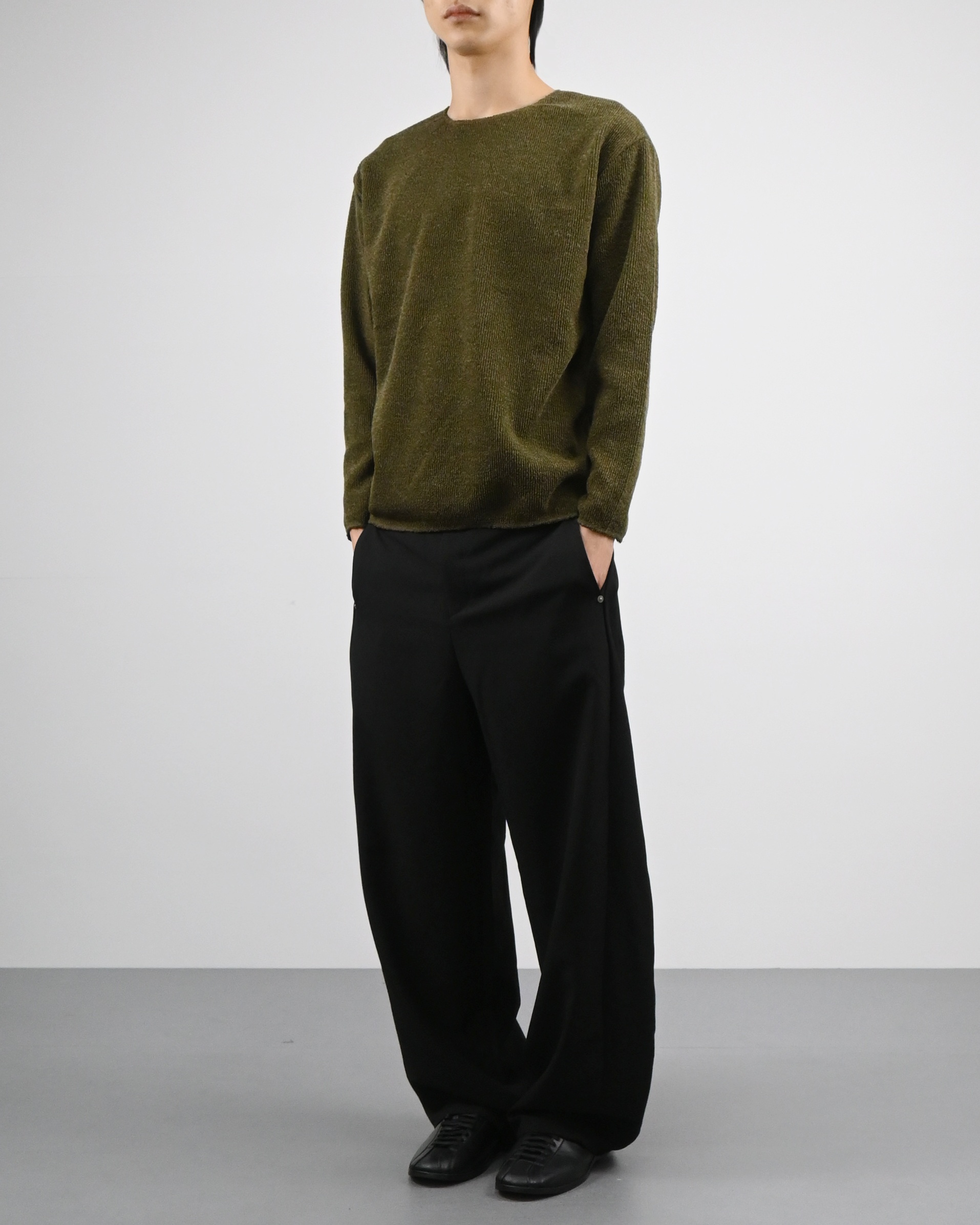 cut wide round neck t-shirt