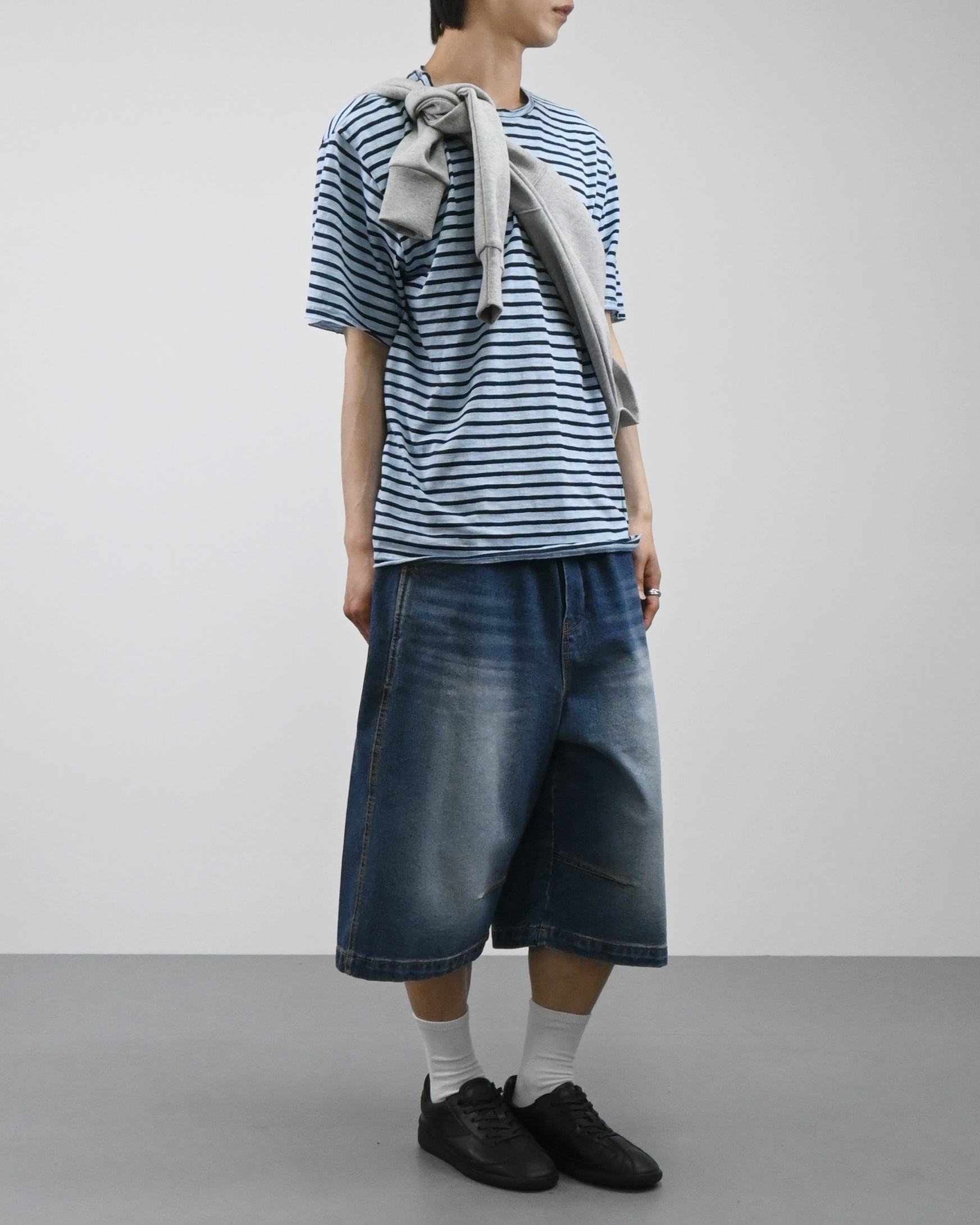 cutting stripe half t-shirt