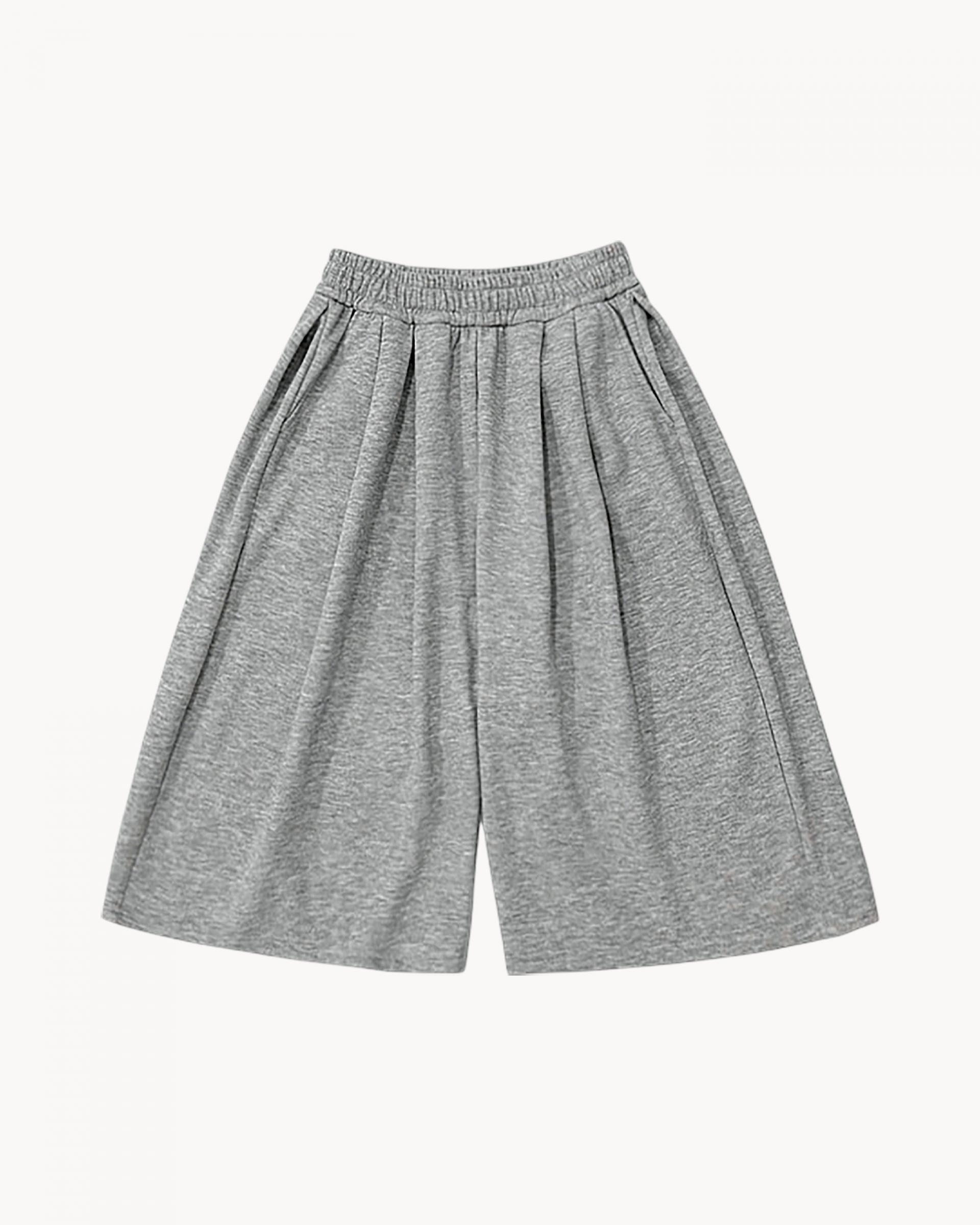 two tuck bermuda sweatpants