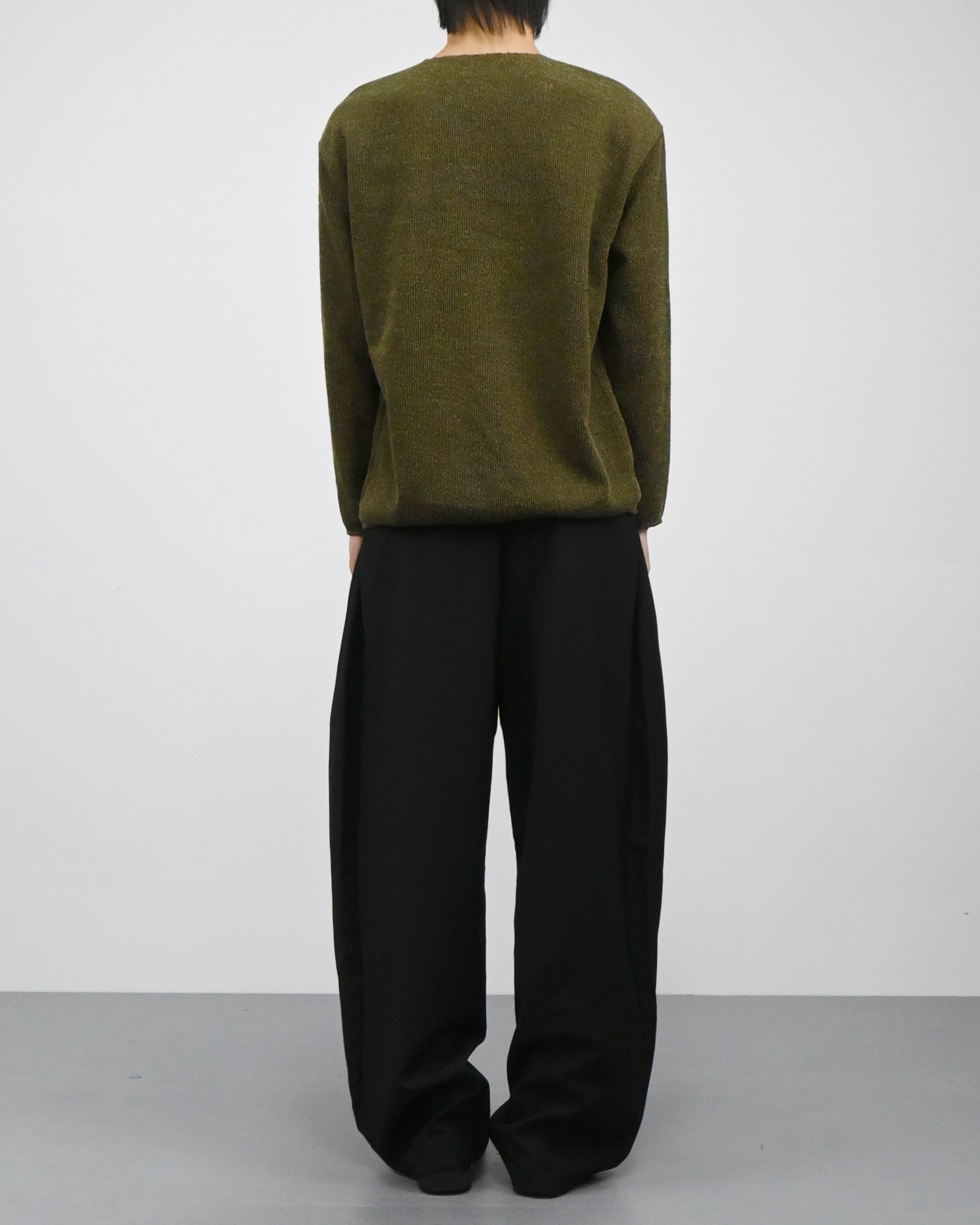 rivet side tuck slacks