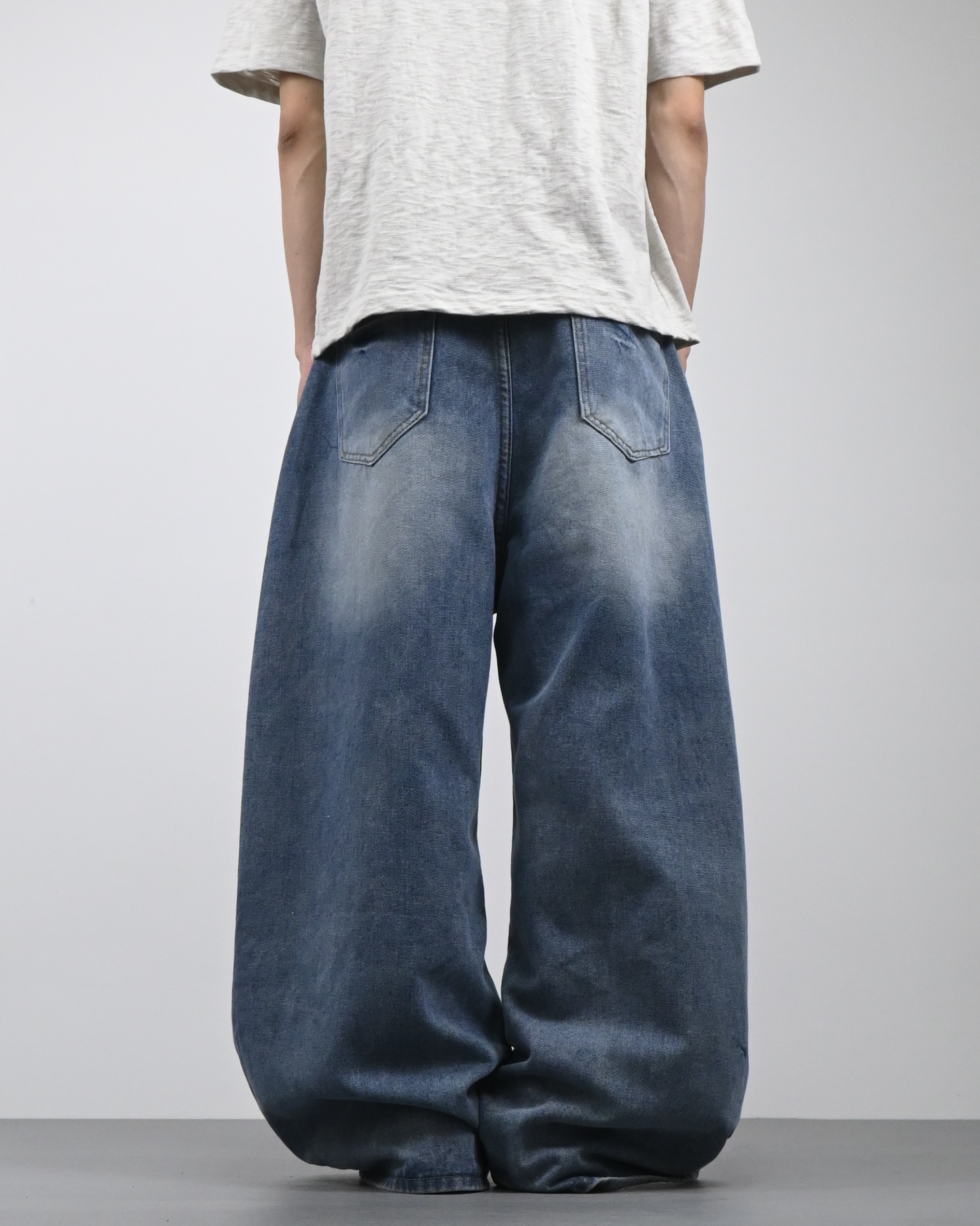cat washing damage denim pants