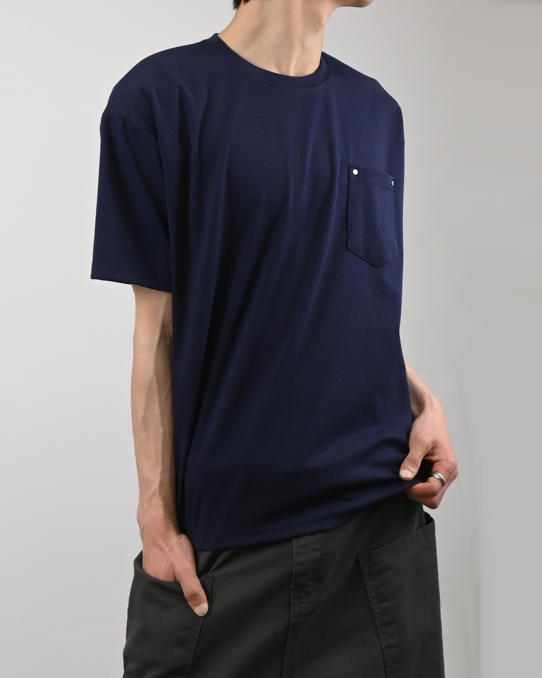 rivet crop half t-shirt