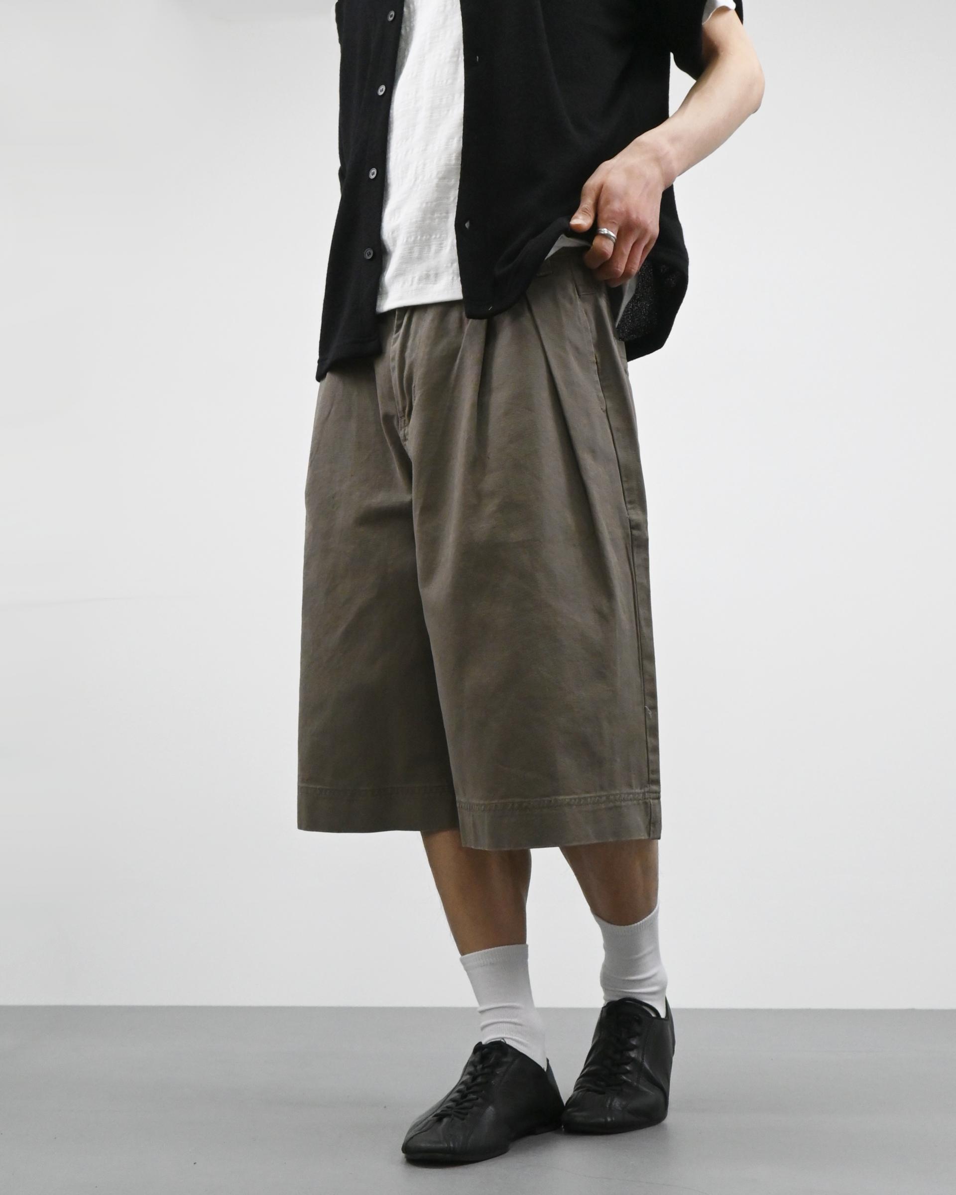 pigment two tuck bermuda cotton pants