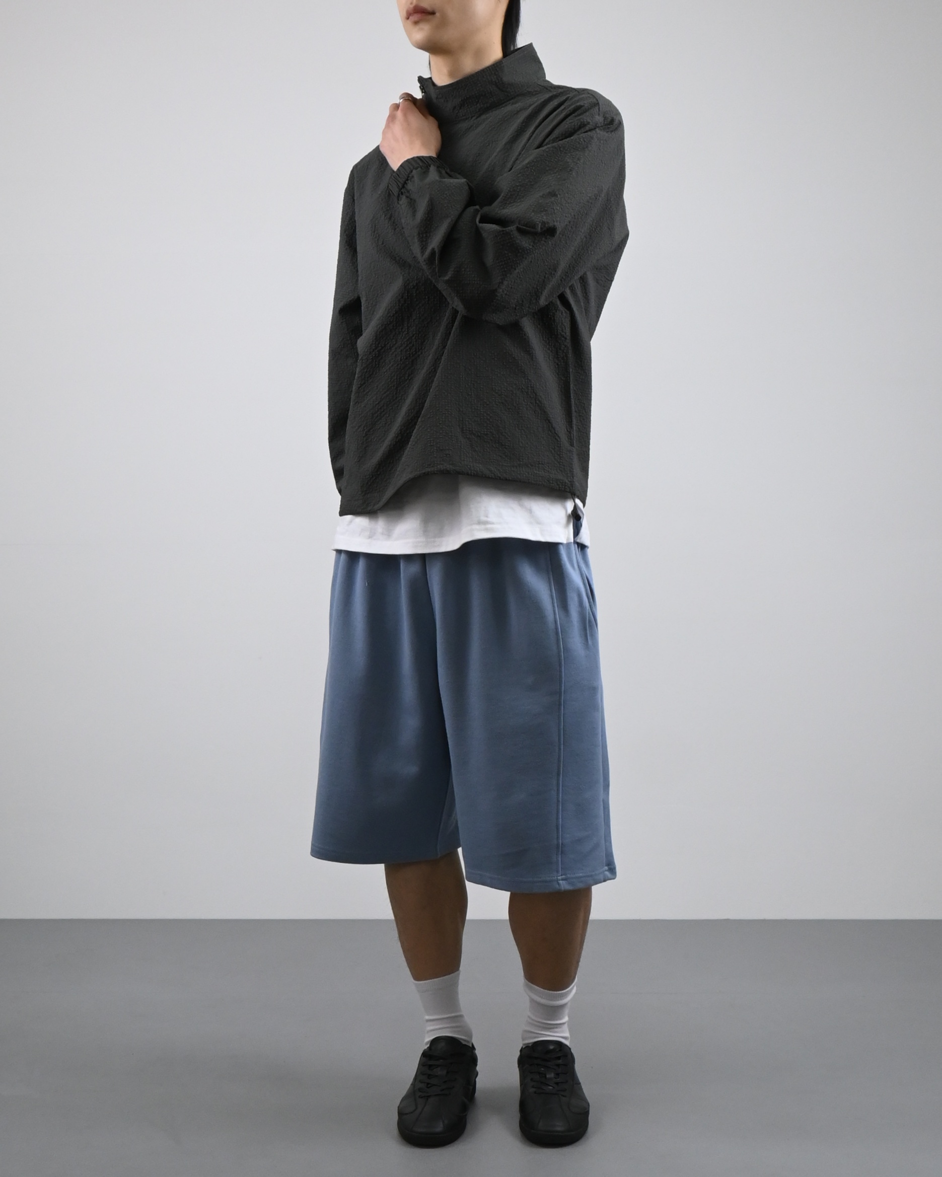 line bermuda sweatpants