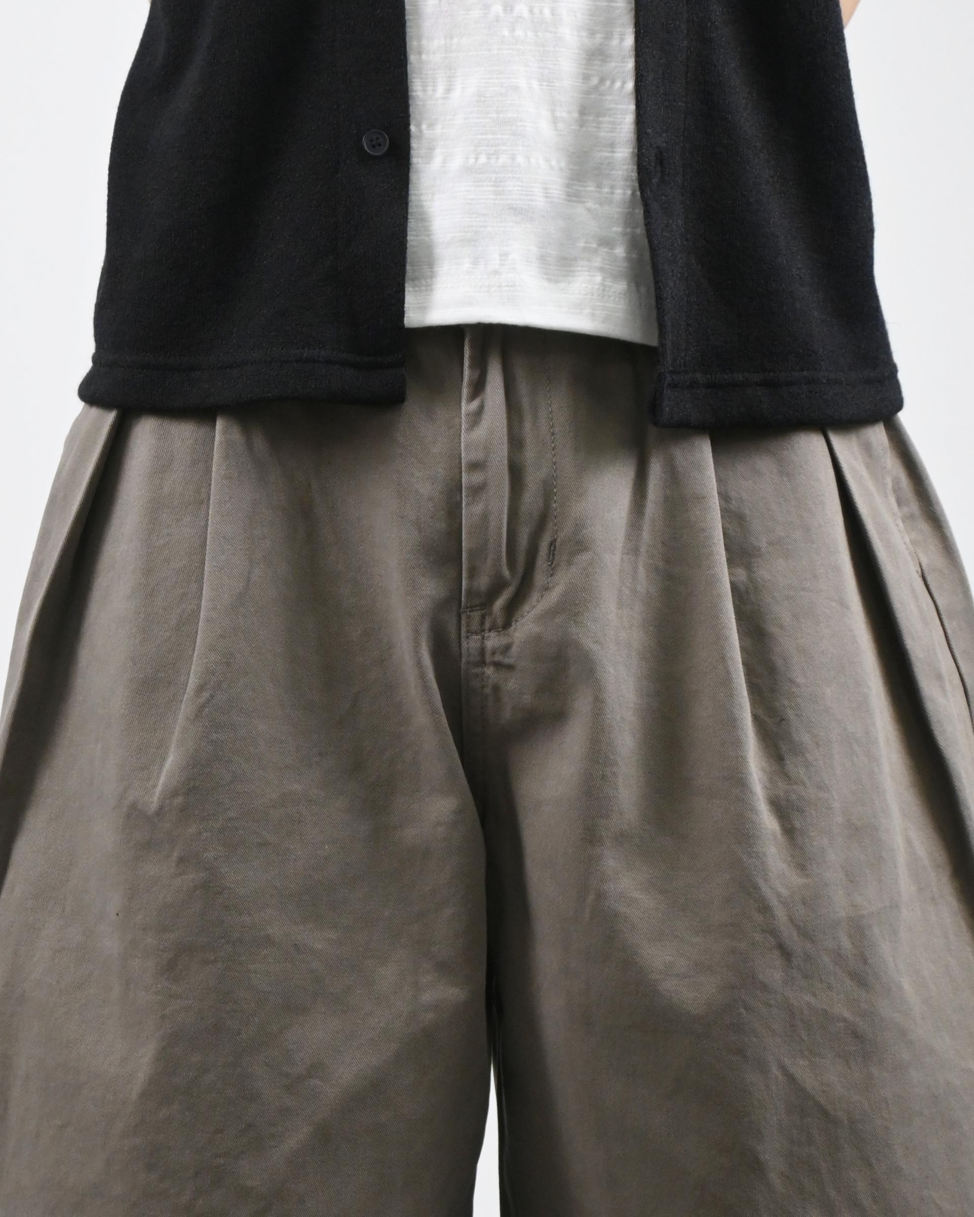 pigment two tuck bermuda cotton pants