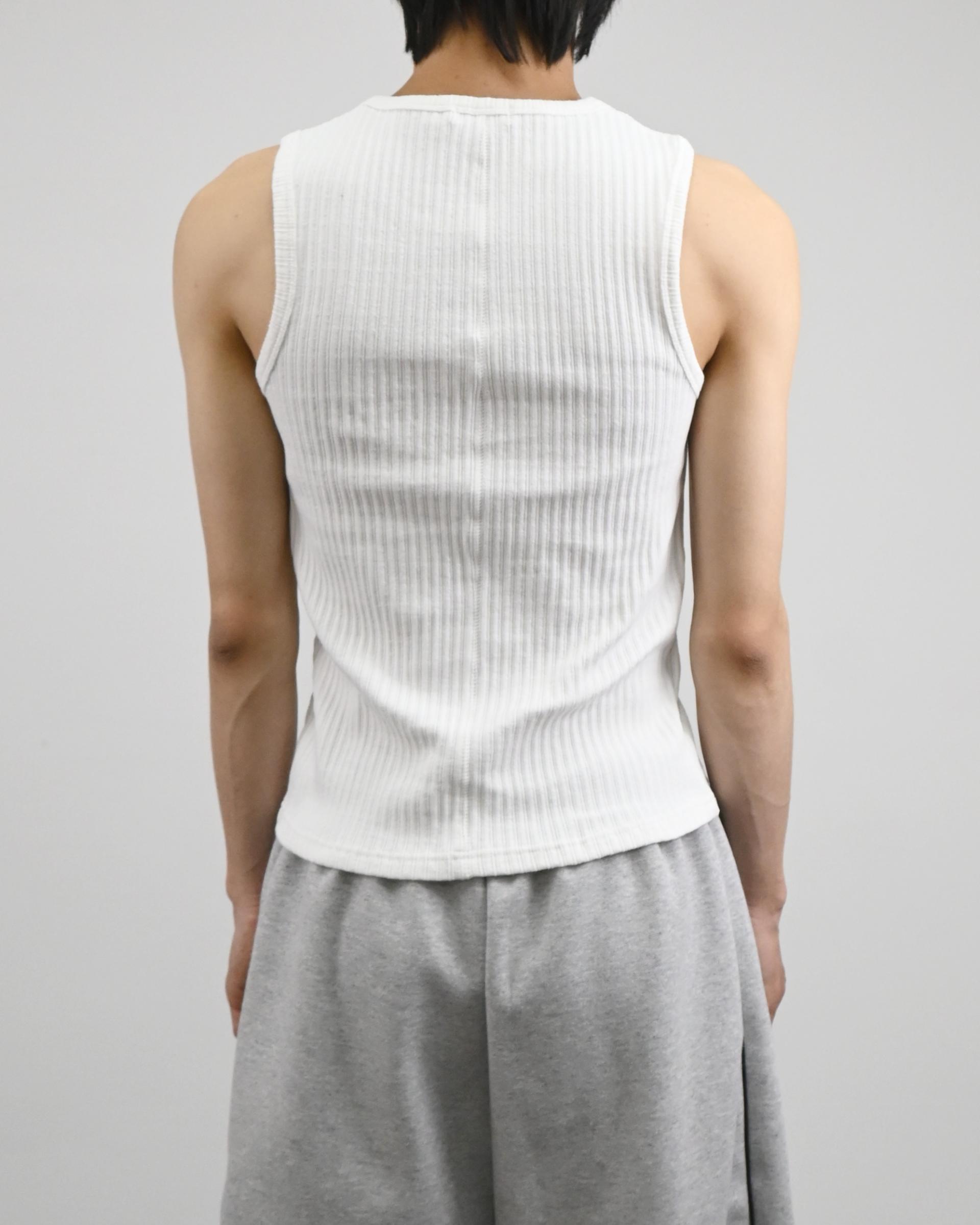 back incision ribbed vest