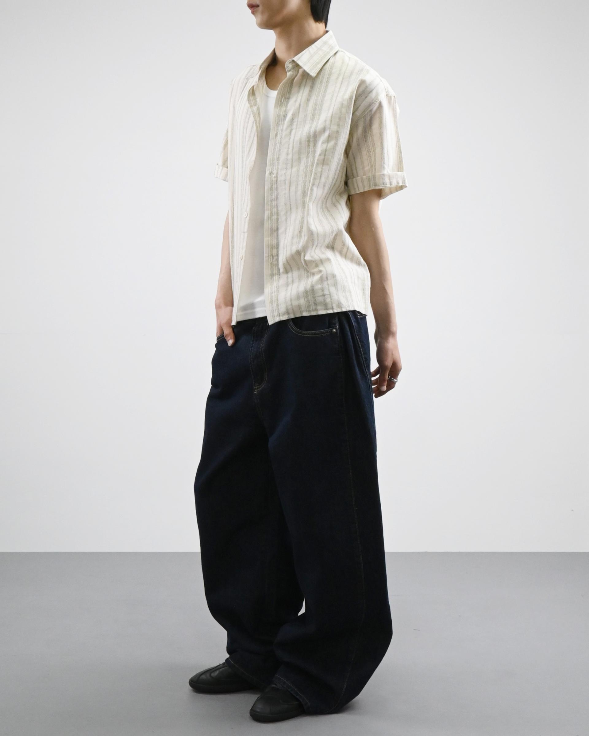 side slit curved denim pants