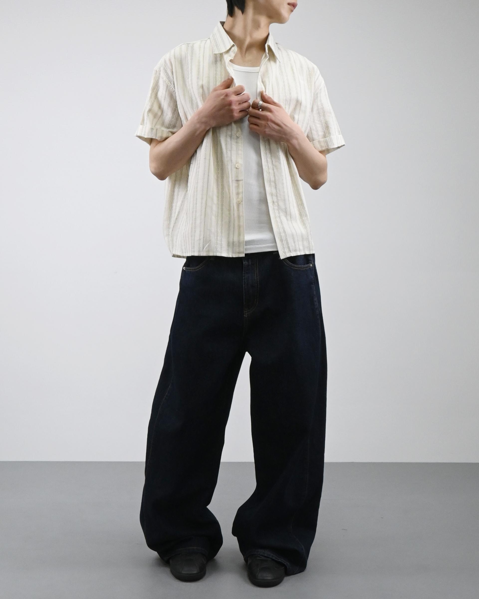 side slit curved denim pants