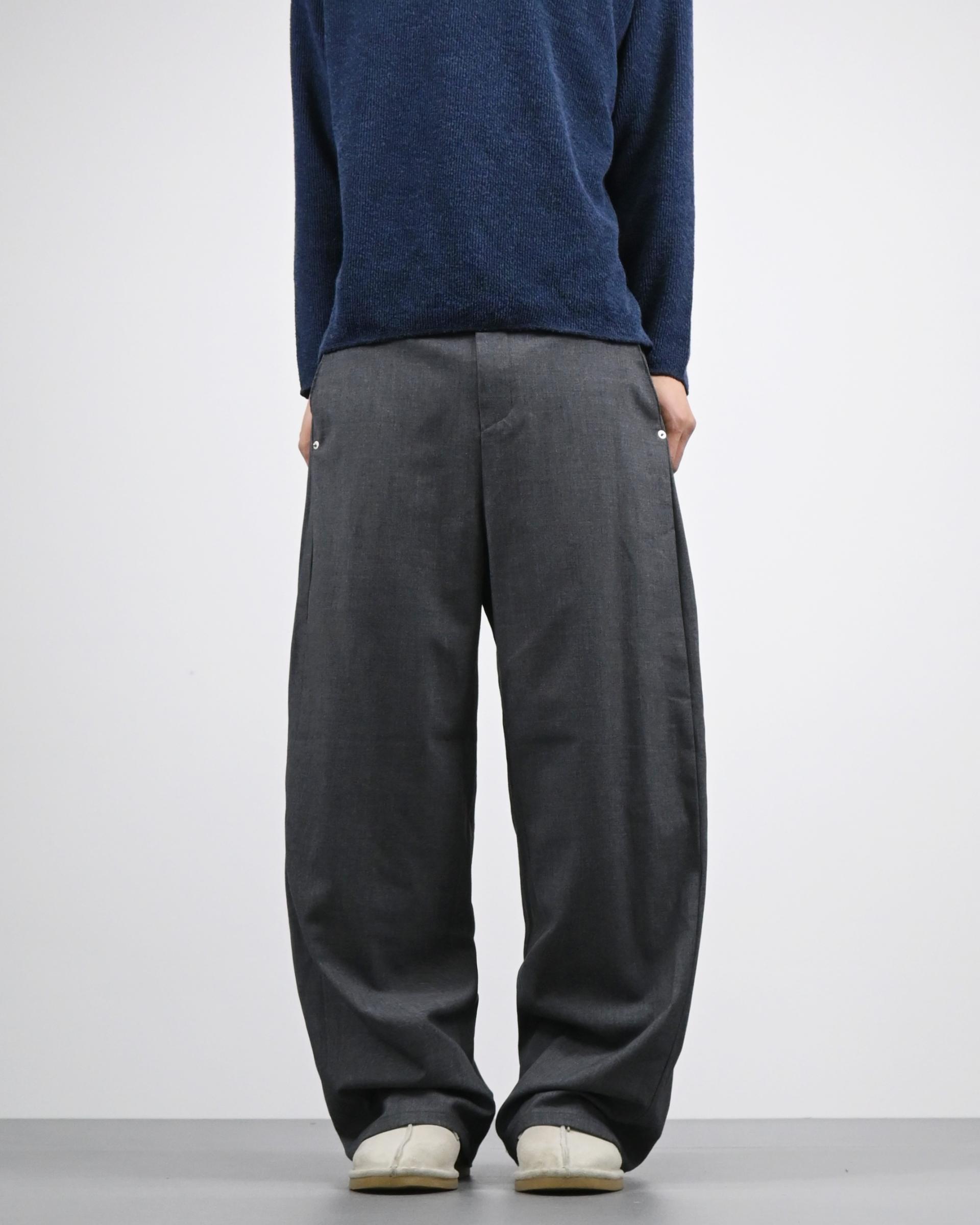 rivet side tuck slacks