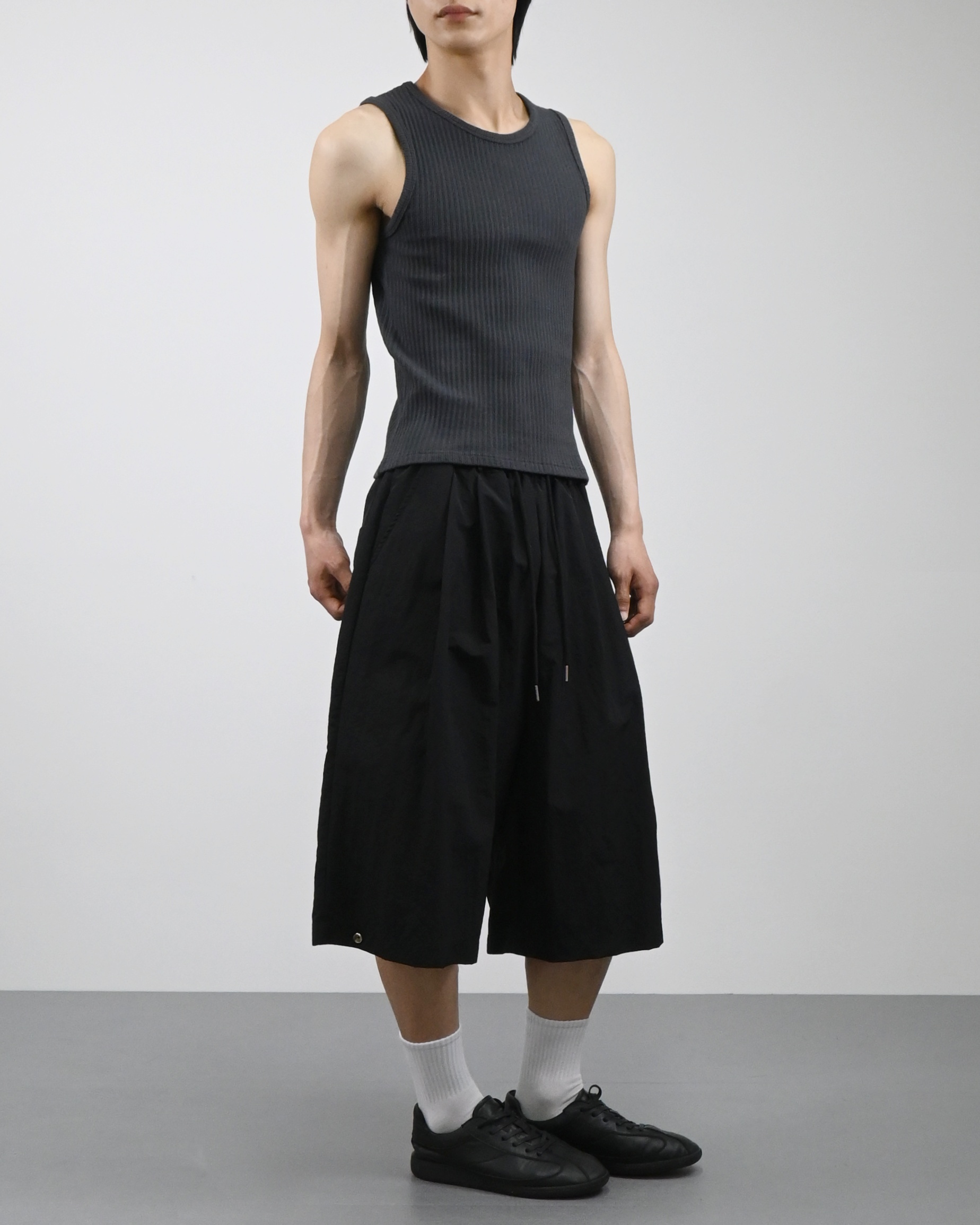 back incision ribbed vest