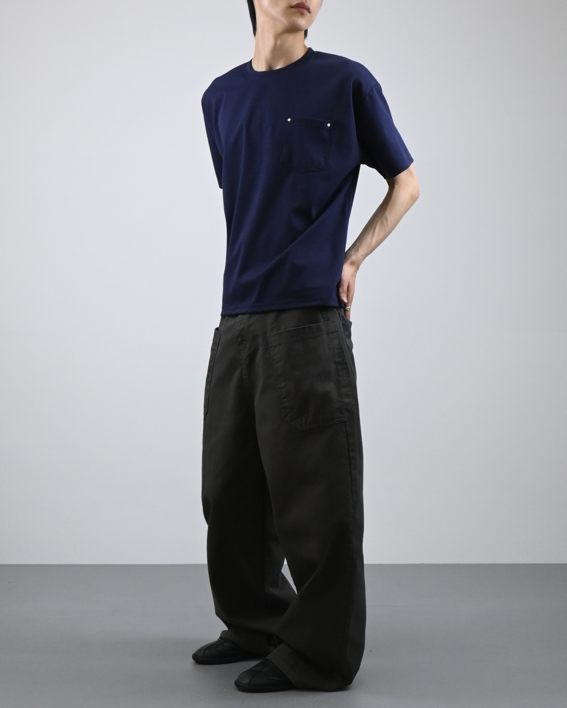 rivet crop half t-shirt