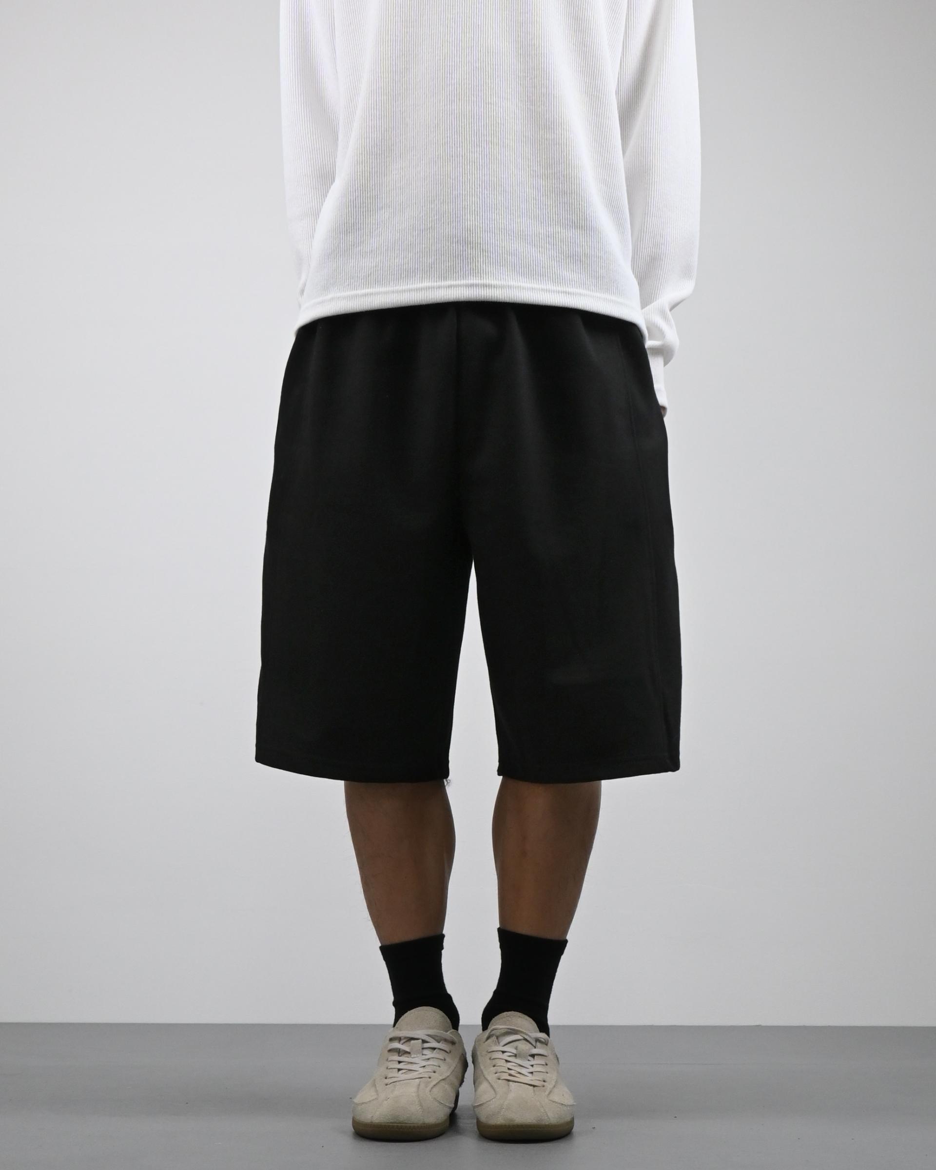 line bermuda sweatpants