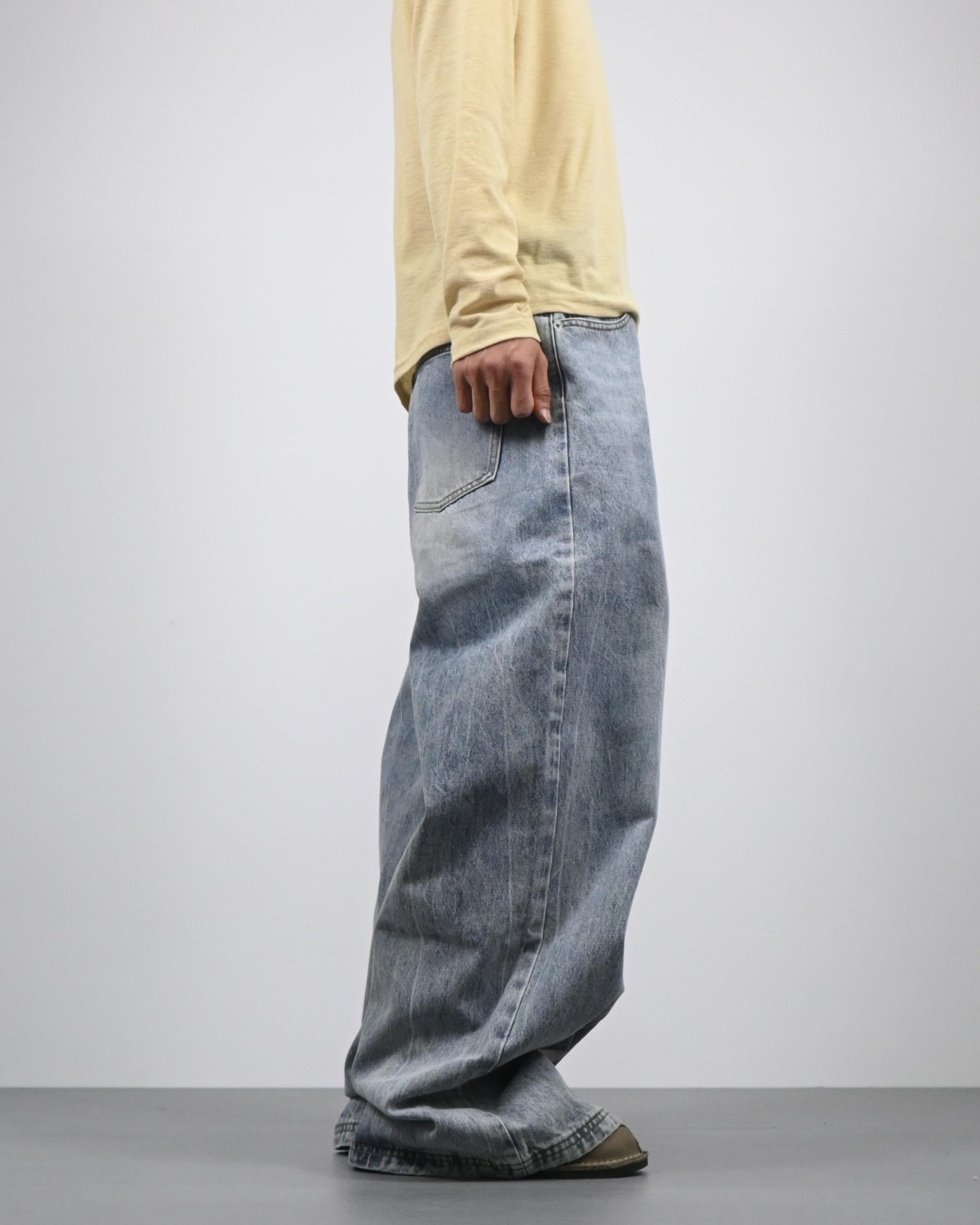 light blue over wide line denim pants