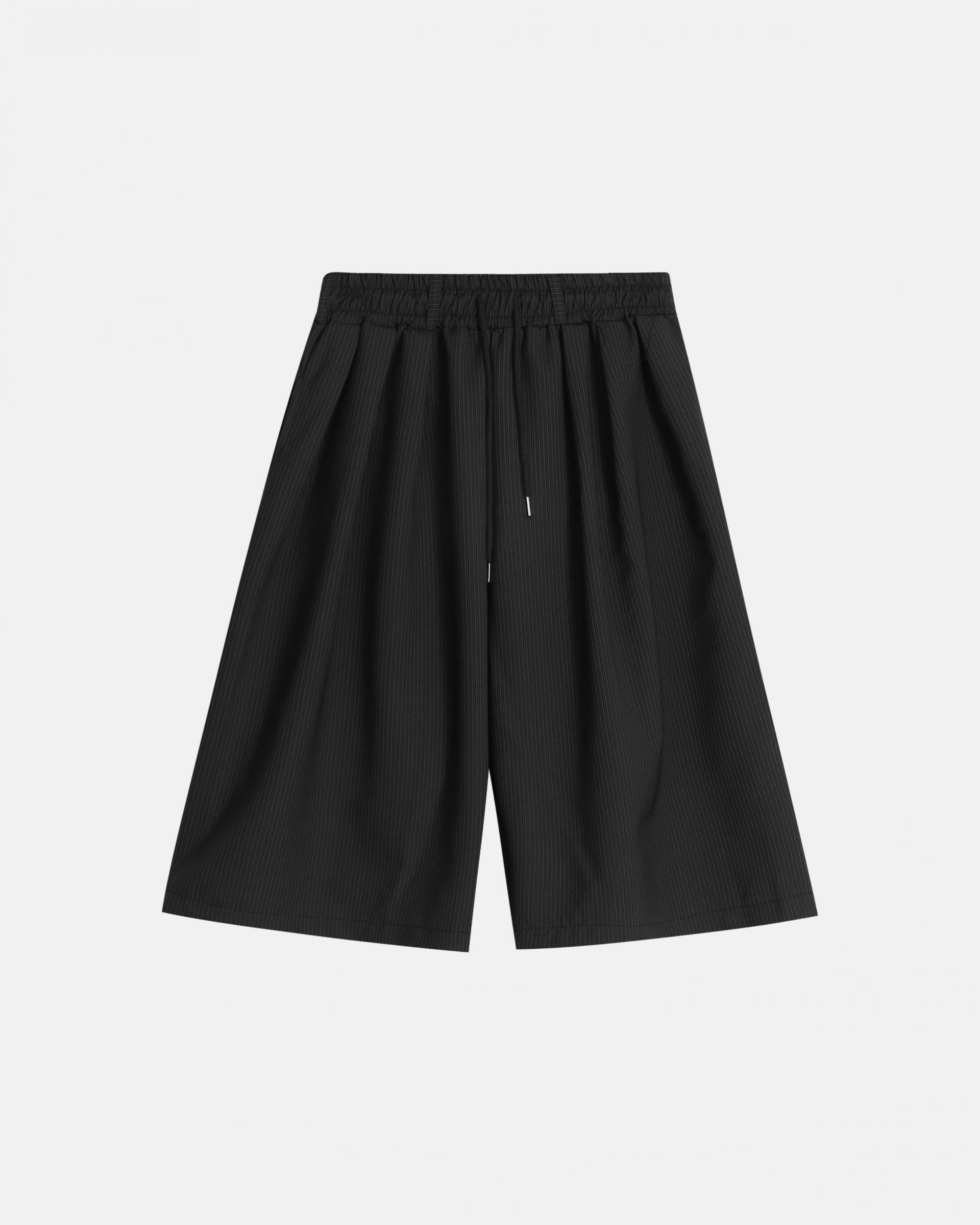 three tuck stripe bermuda slacks