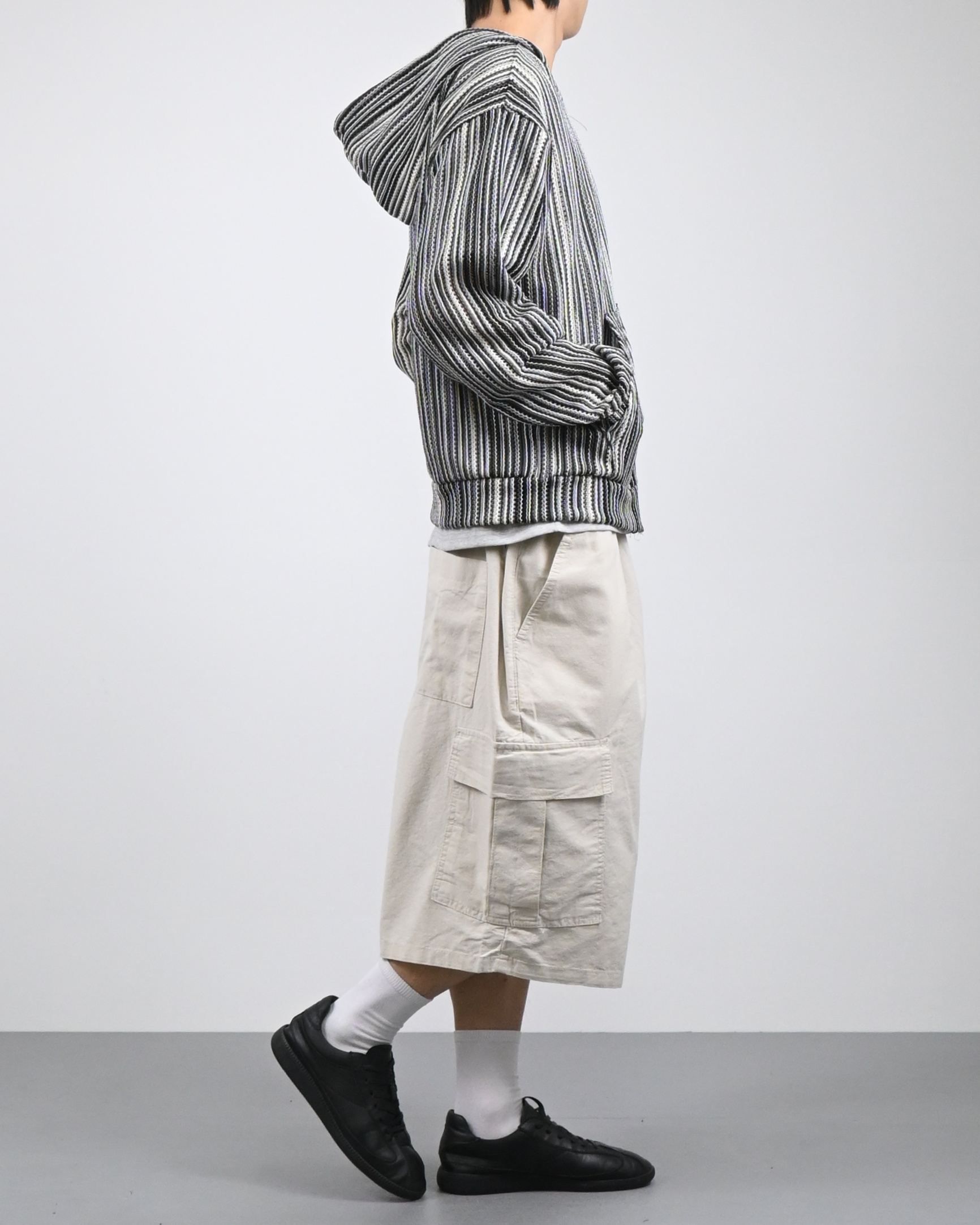 stripe punching hood zip-up
