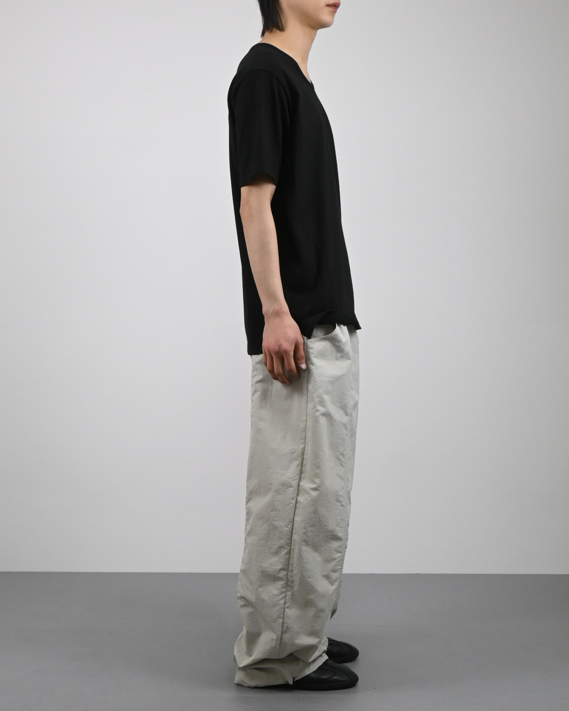 u-neck slit half t-shirt