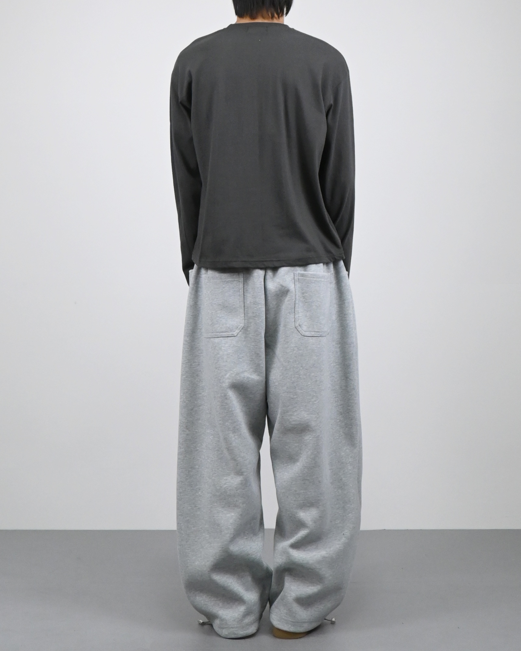 rivet dart sweatpants