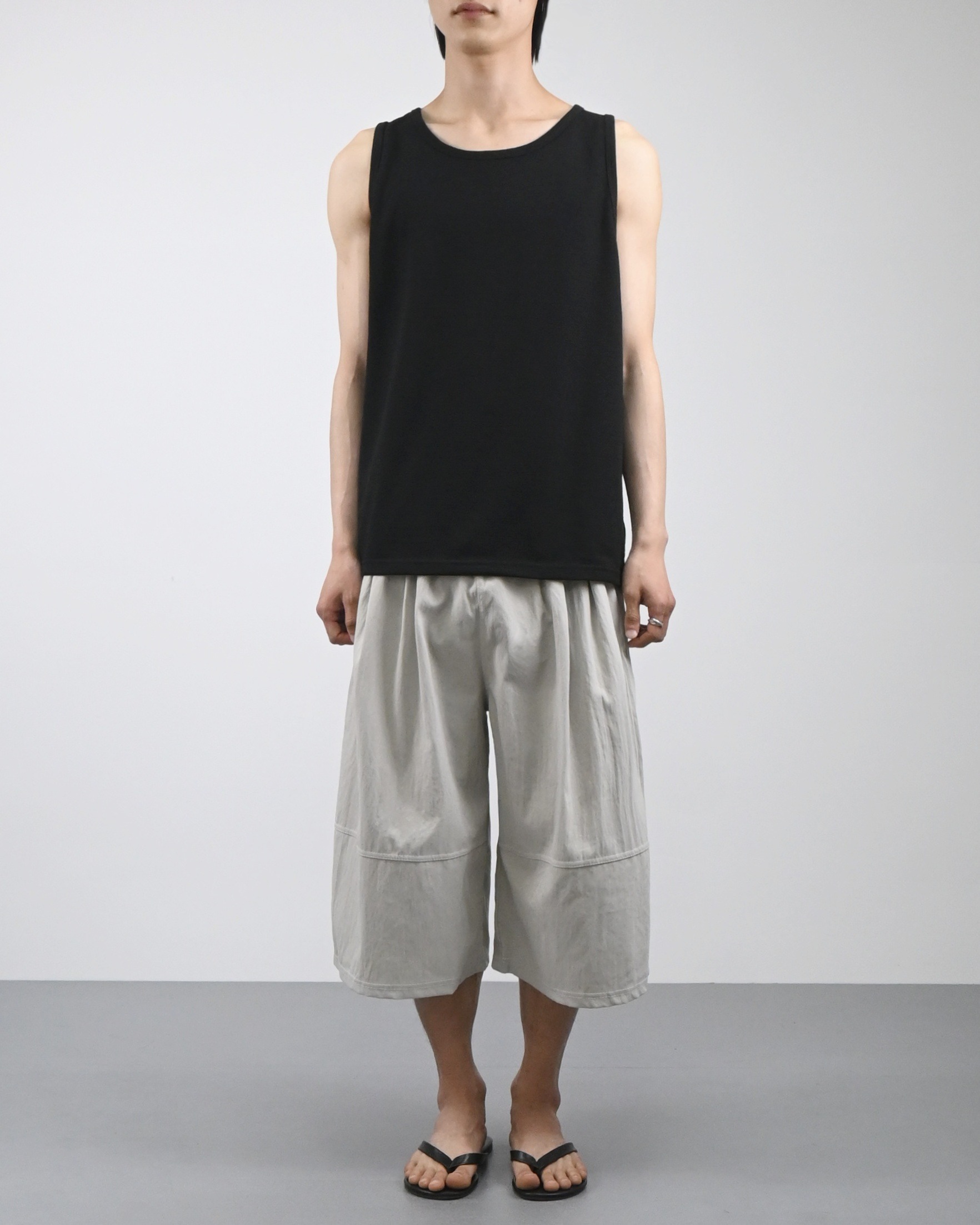 one tuck pigment bermuda sweatpants 복제