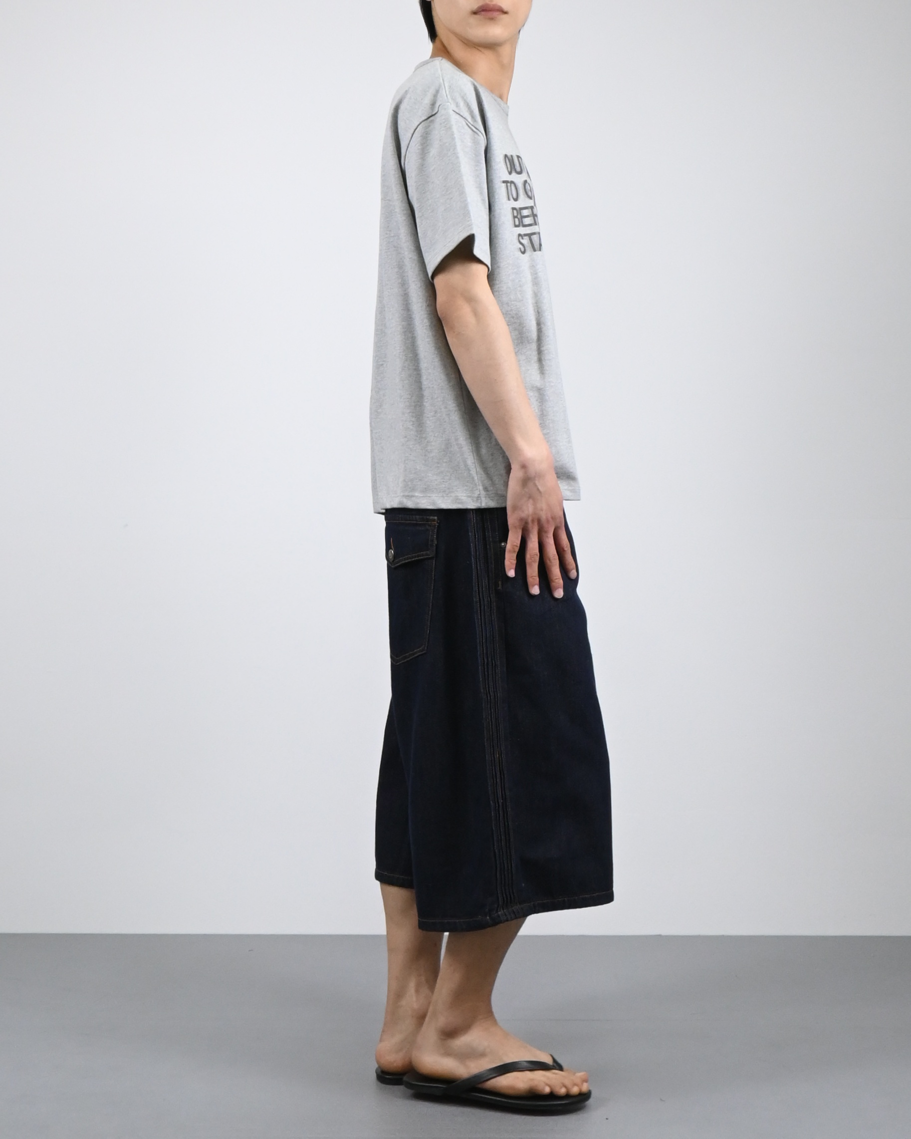 blur lettering half t-shirt