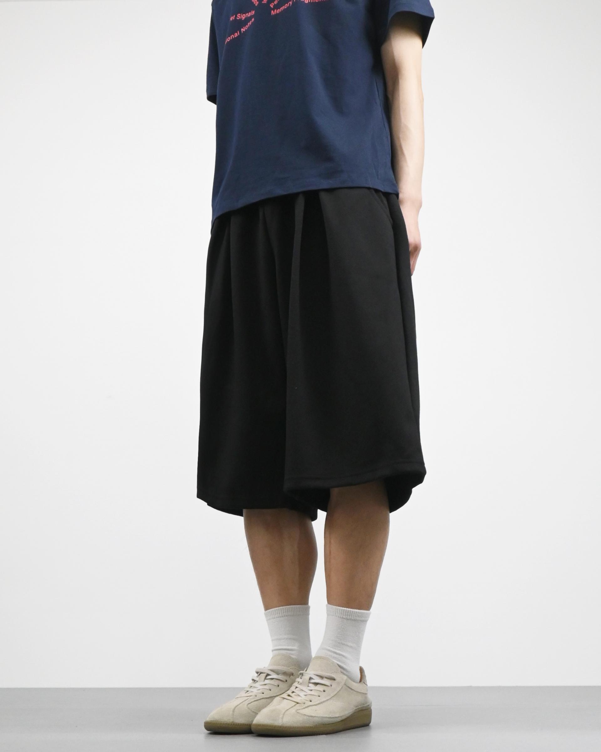 carp pin tuck bermuda sweatpants