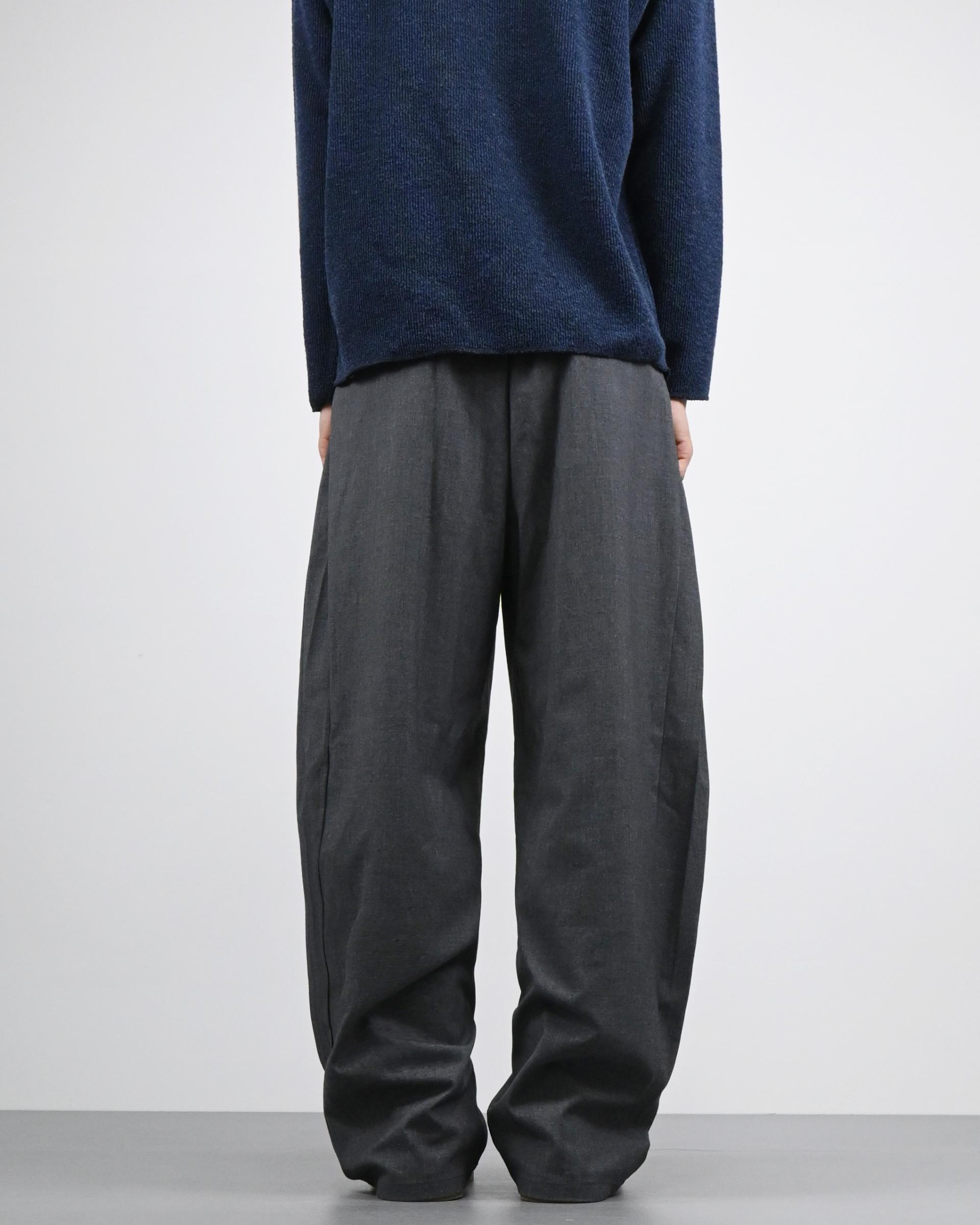 rivet side tuck slacks
