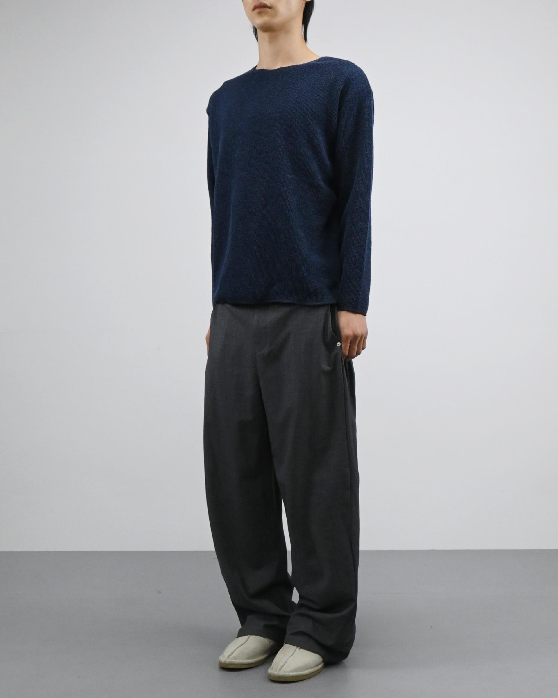 cut wide round neck t-shirt