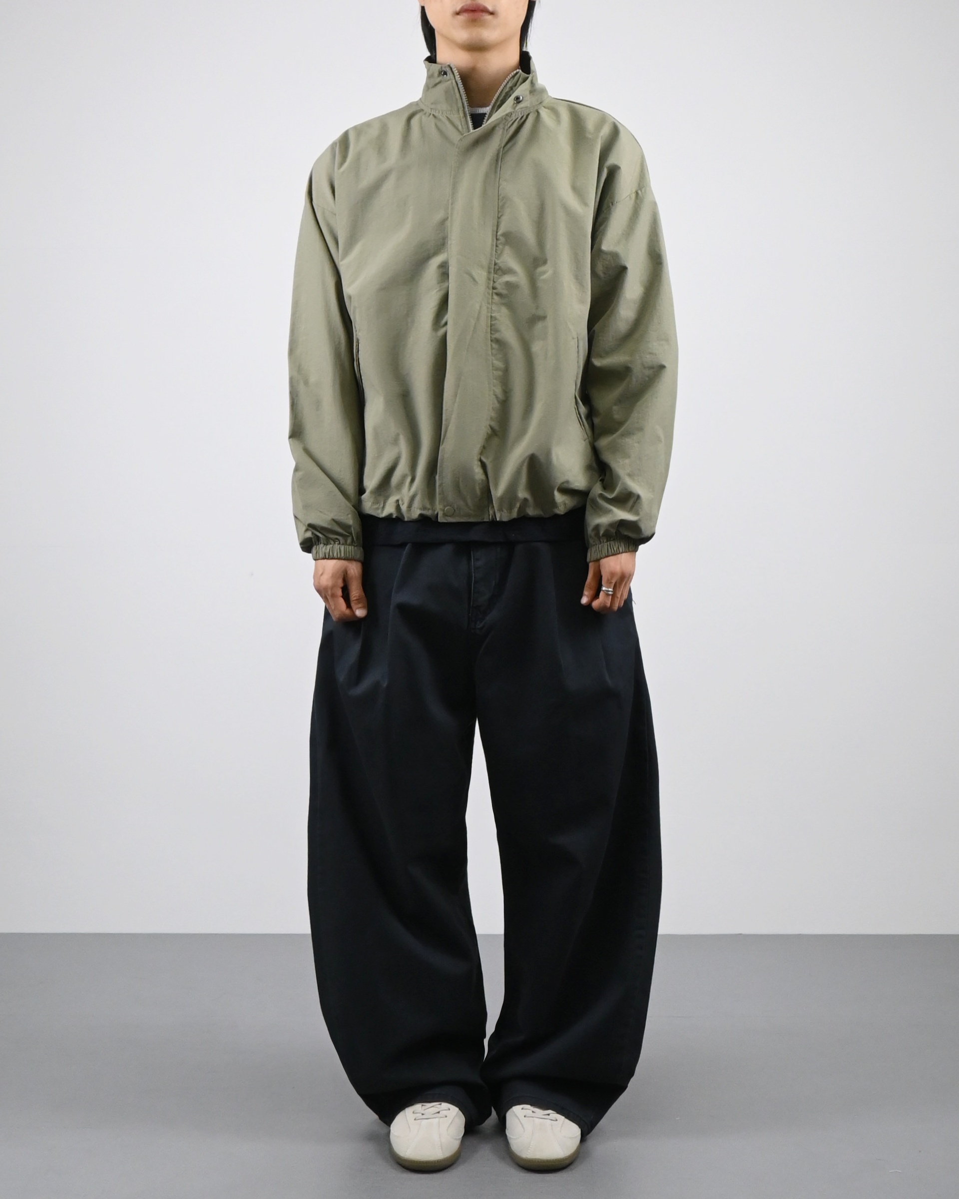 two tuck pigment cotton pants