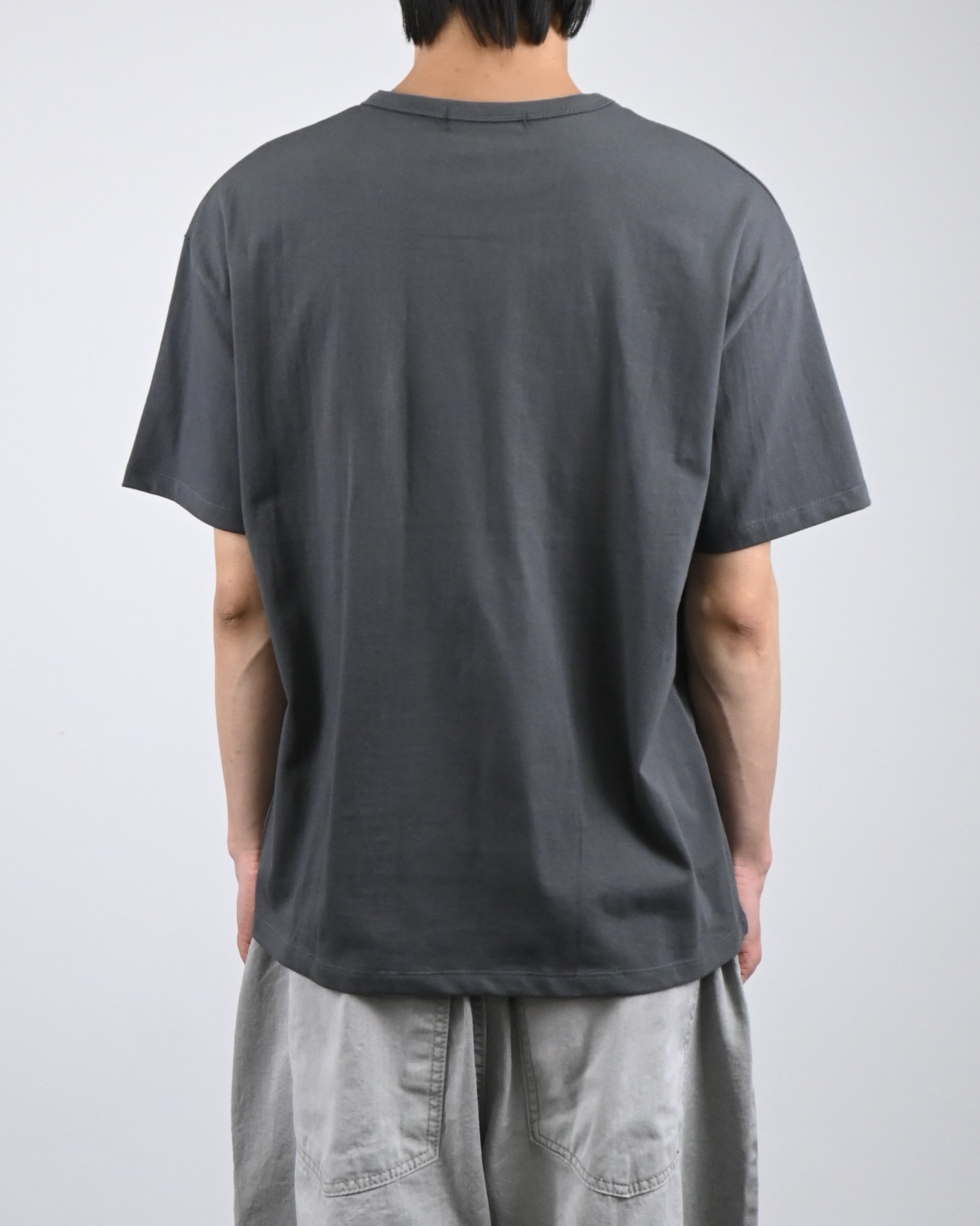 blur lettering half t-shirt